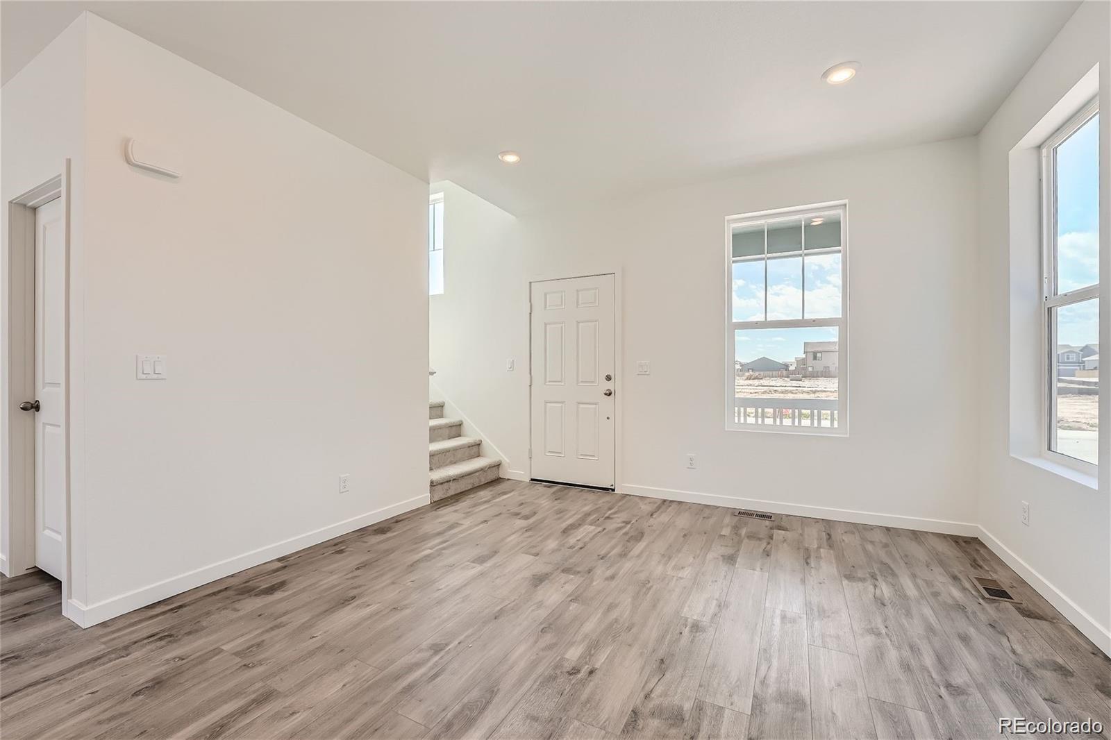 MLS Image #3 for 525  aspen avenue,bennett, Colorado