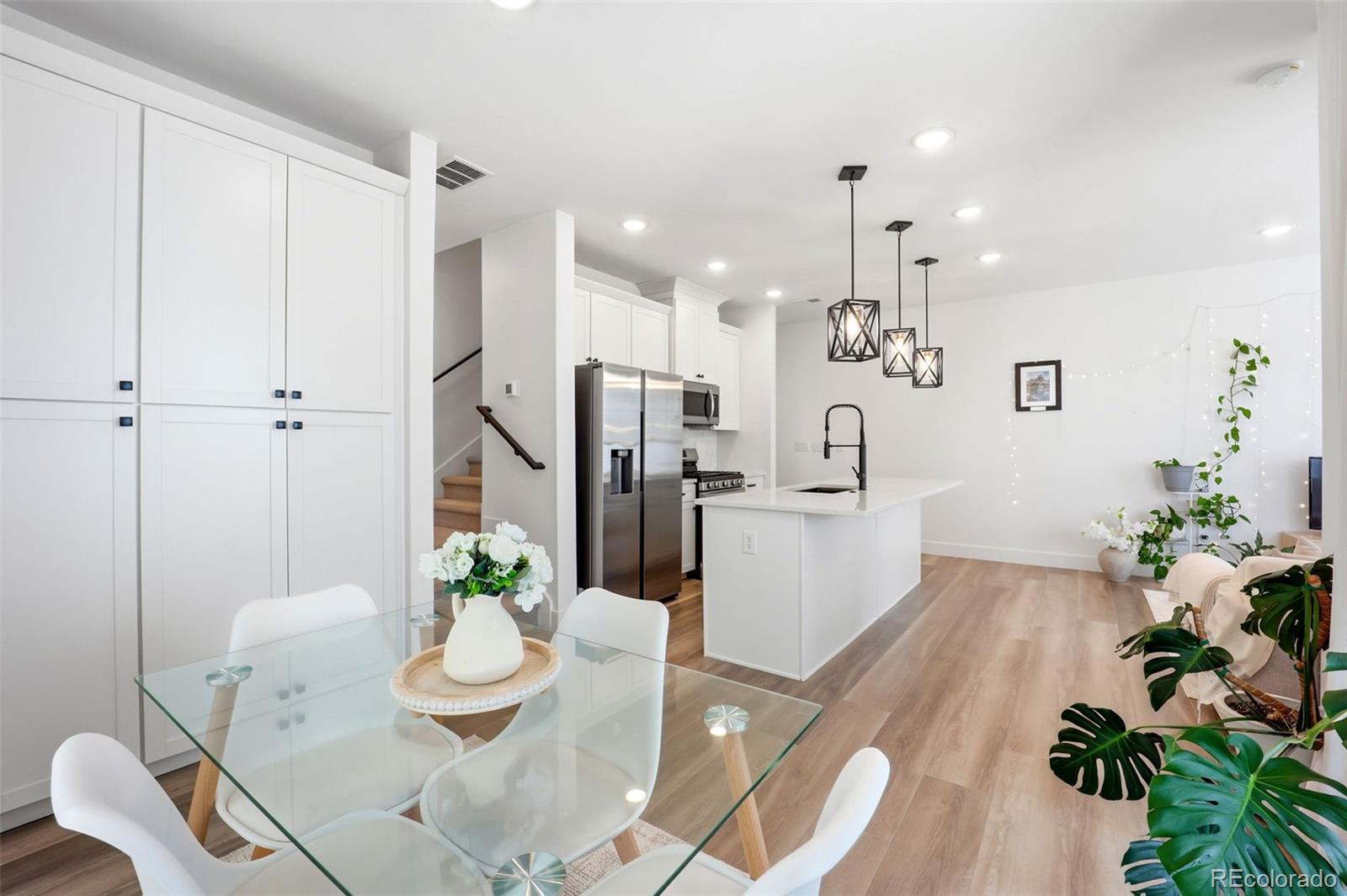 MLS Image #11 for 2004 s holly street 1,denver, Colorado