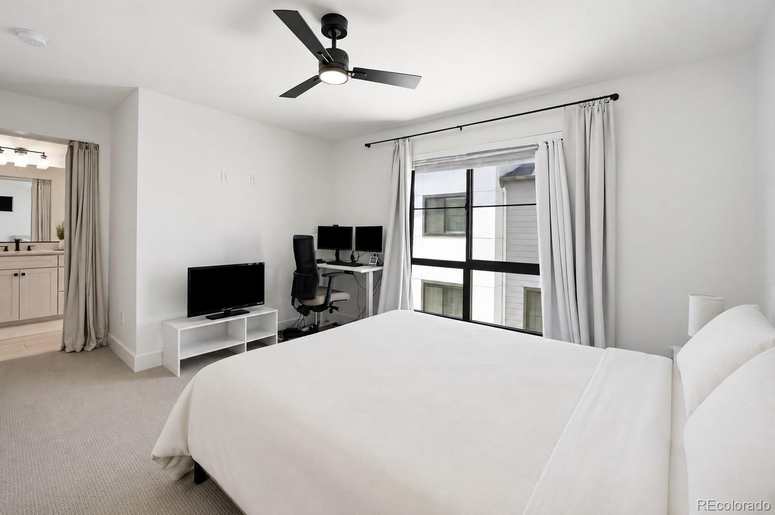 MLS Image #15 for 2004 s holly street 1,denver, Colorado