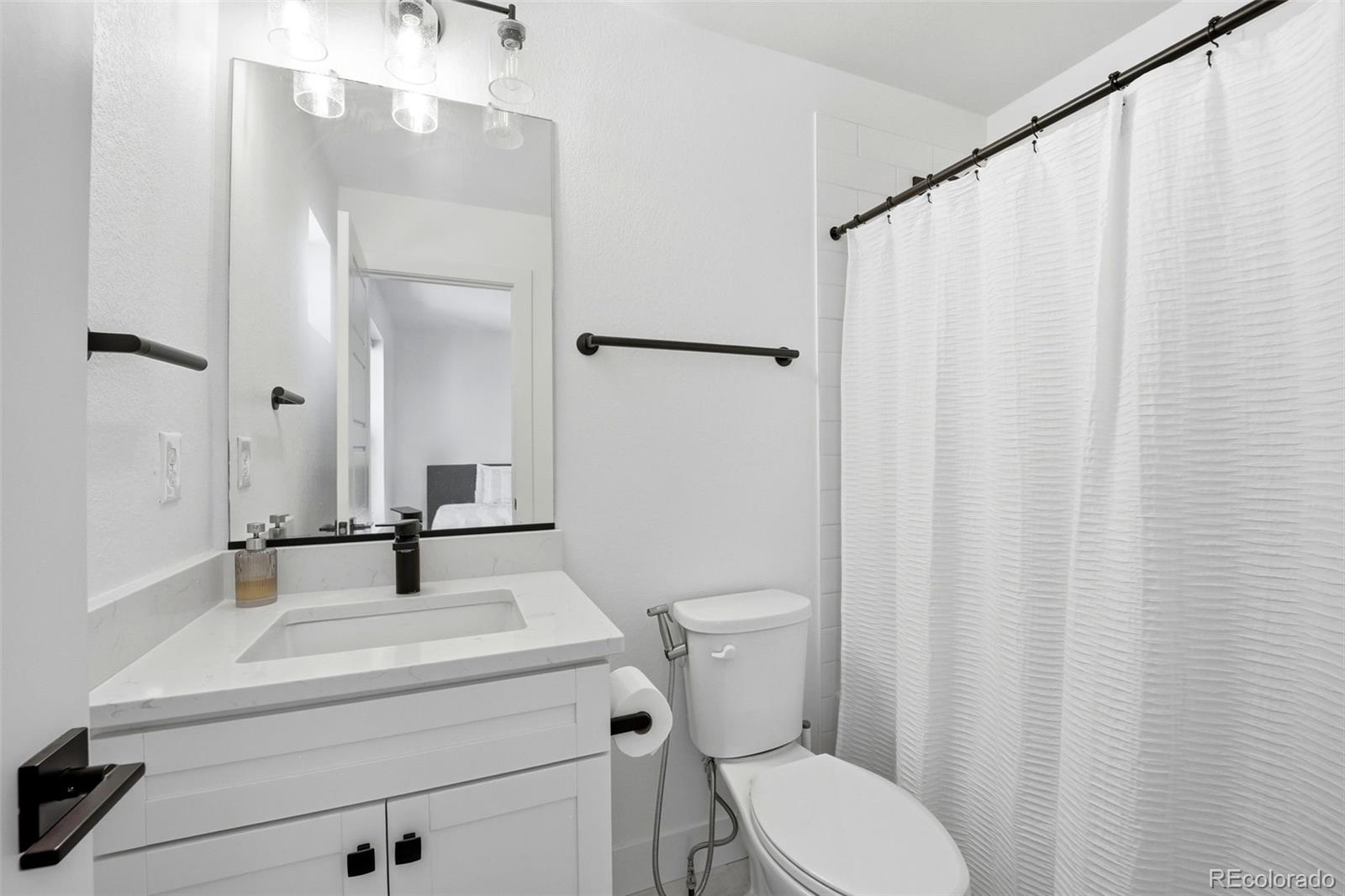 MLS Image #19 for 2004 s holly street 1,denver, Colorado