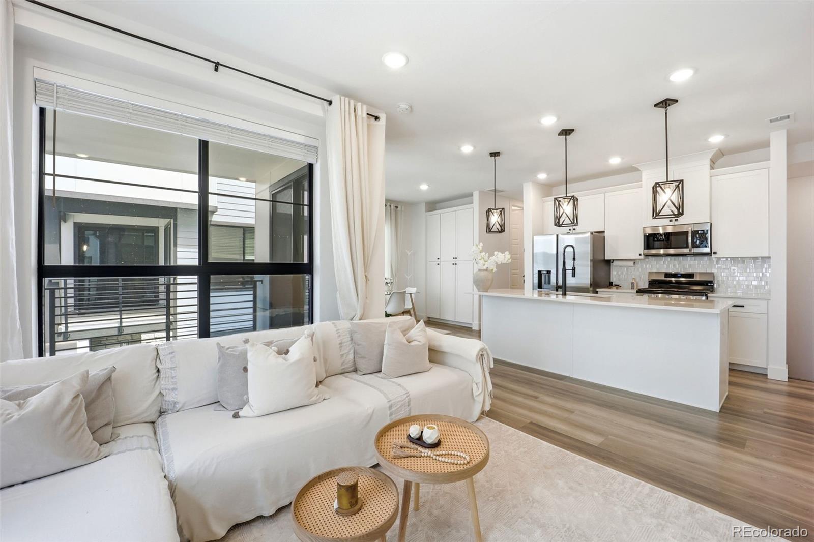 MLS Image #6 for 2004 s holly street 1,denver, Colorado