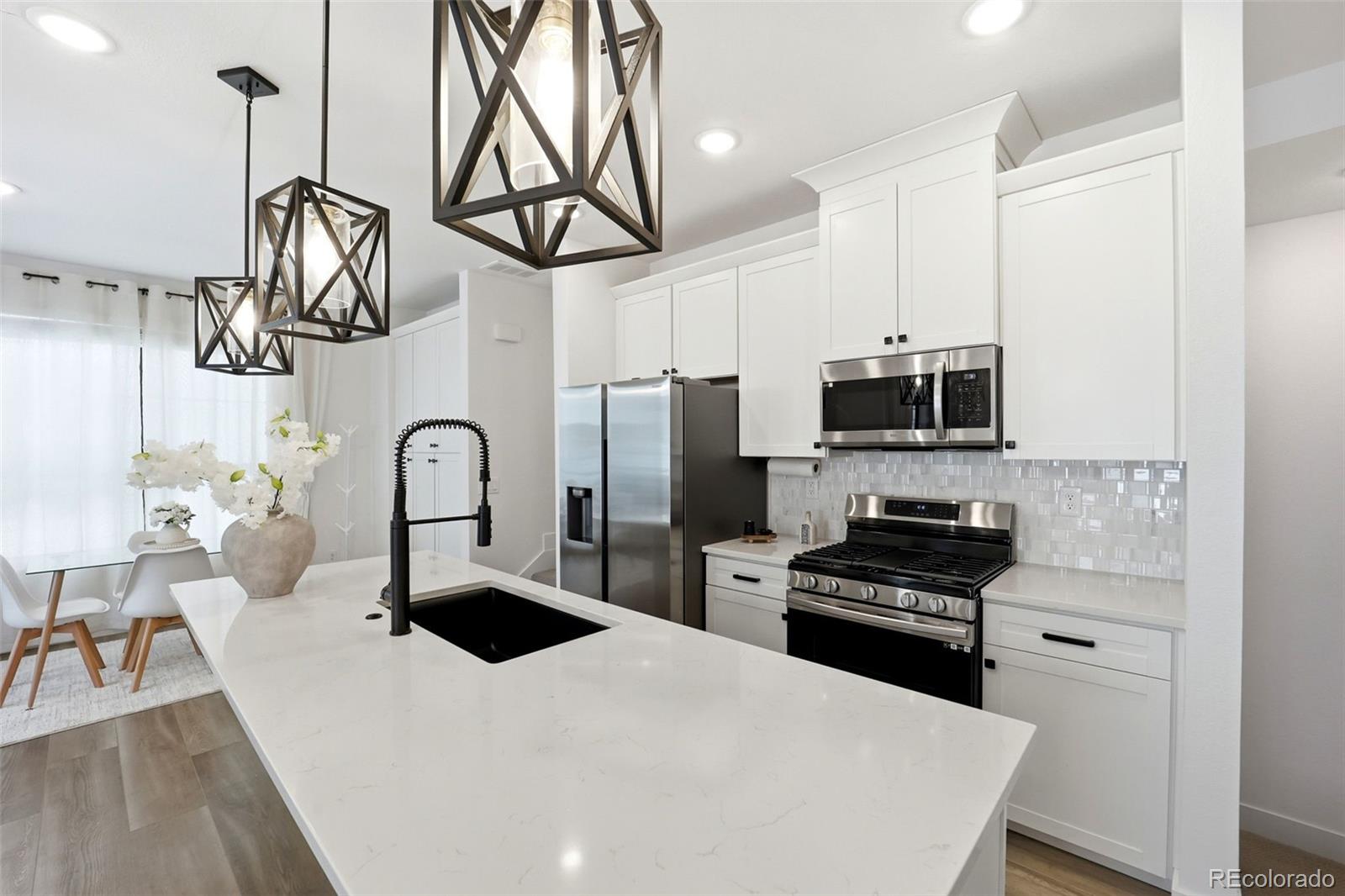 MLS Image #7 for 2004 s holly street 1,denver, Colorado