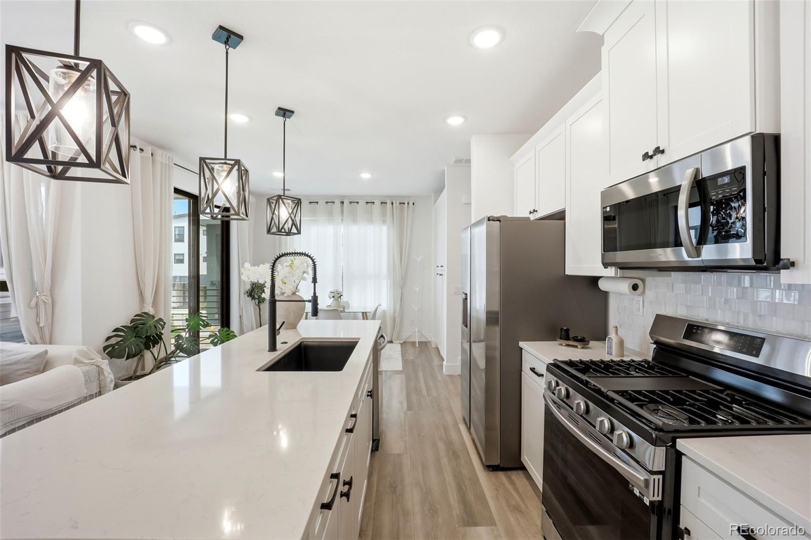 MLS Image #8 for 2004 s holly street 1,denver, Colorado
