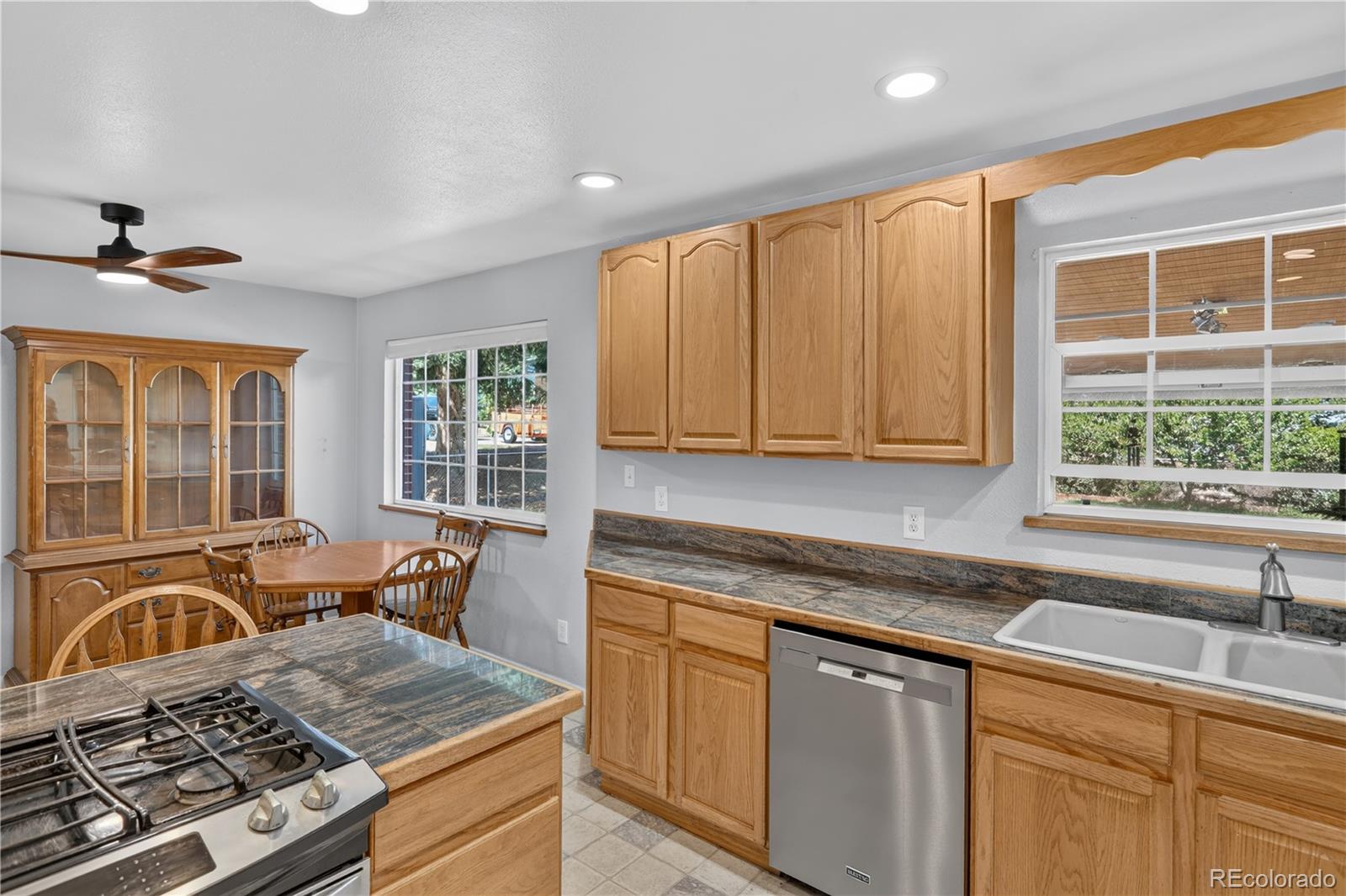 MLS Image #12 for 4977 s perry street,littleton, Colorado