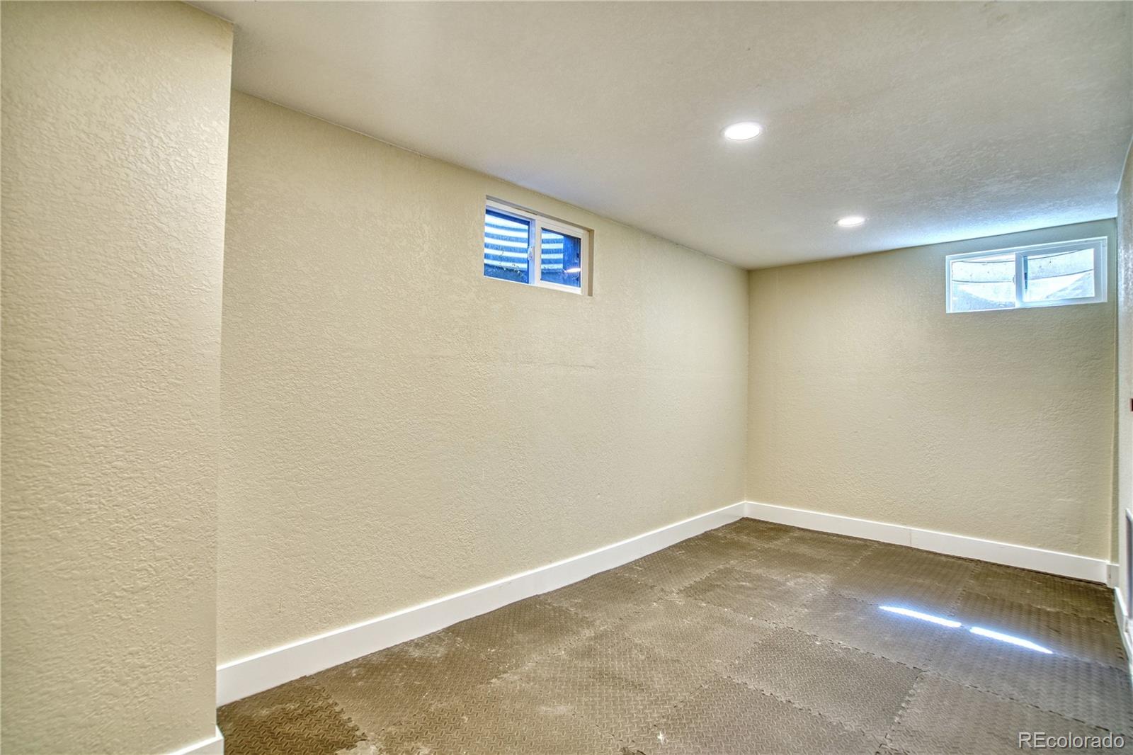 MLS Image #23 for 970 w 1st avenue,broomfield, Colorado