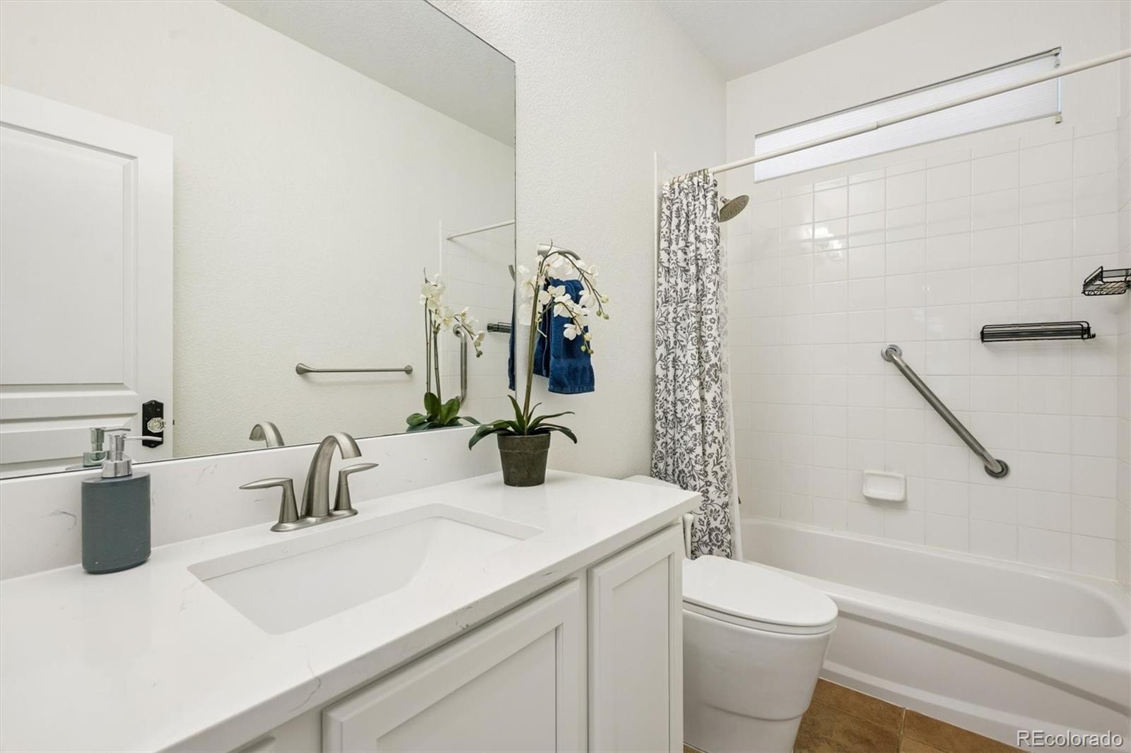 MLS Image #13 for 8775 e 28th avenue,denver, Colorado