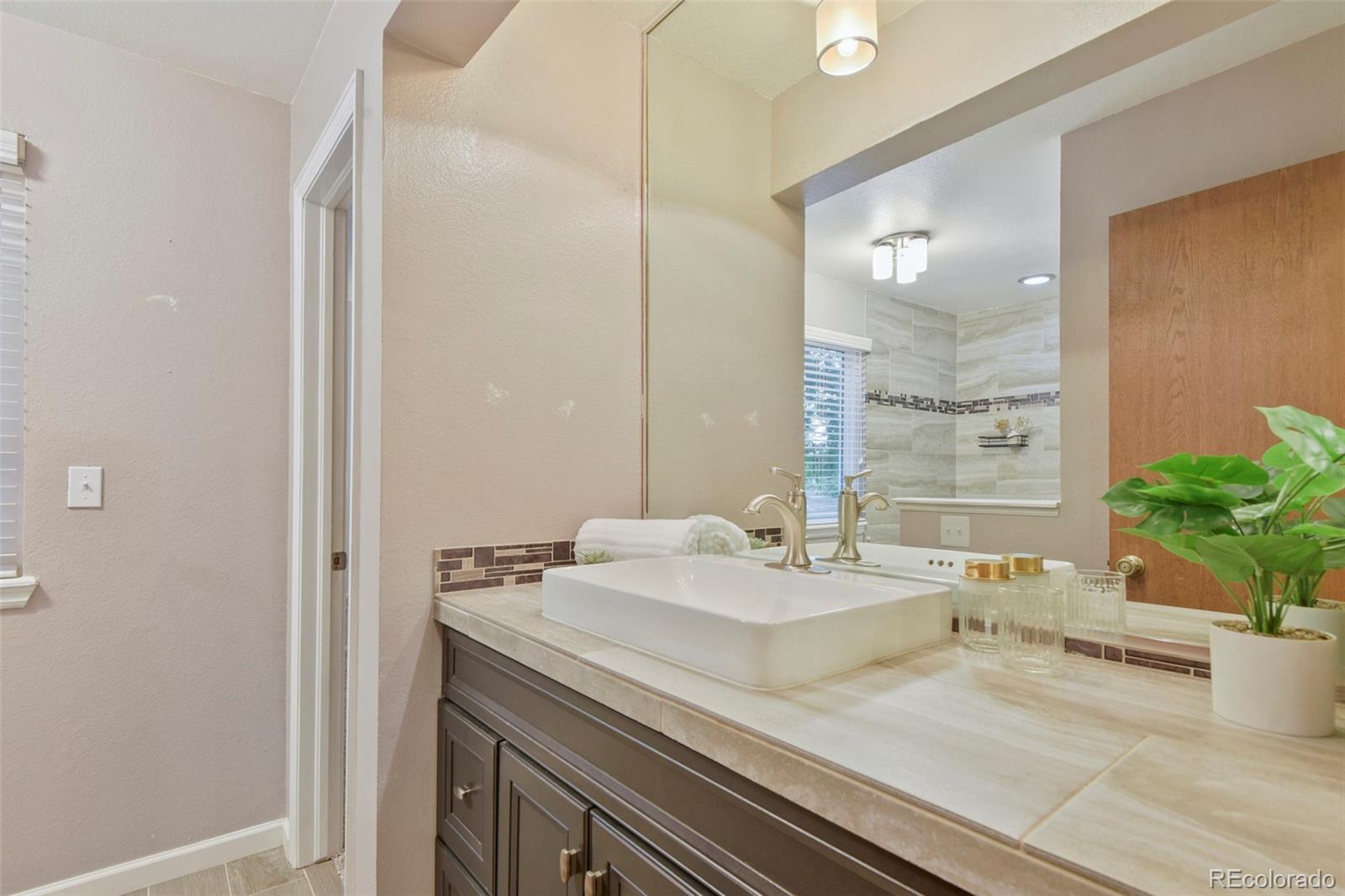MLS Image #11 for 4034 s rifle way ,aurora, Colorado
