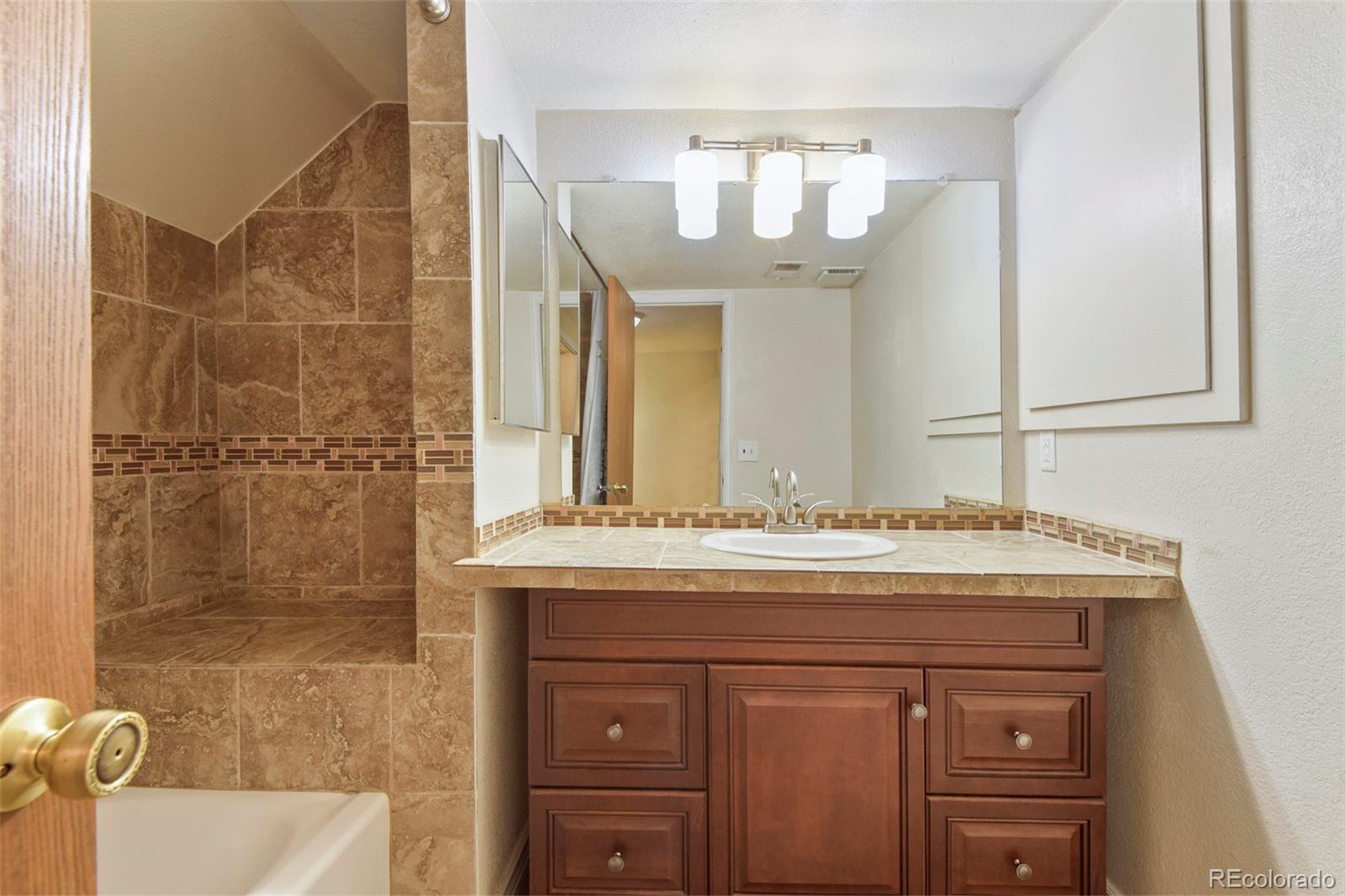 MLS Image #18 for 4034 s rifle way ,aurora, Colorado