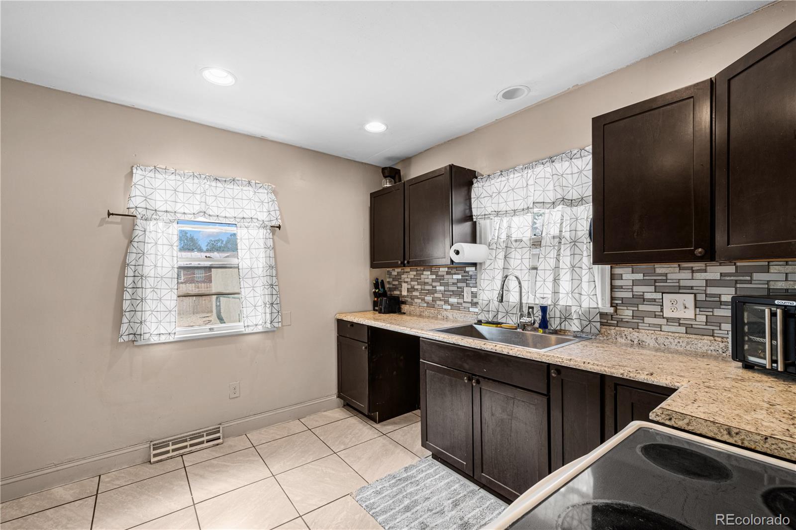 MLS Image #6 for 610  gaylord avenue,pueblo, Colorado