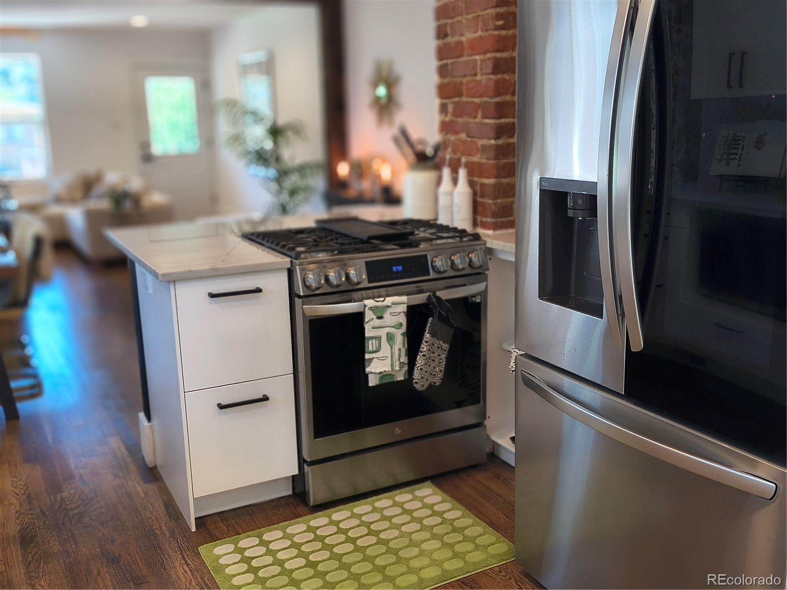 MLS Image #5 for 2872  dahlia street,denver, Colorado