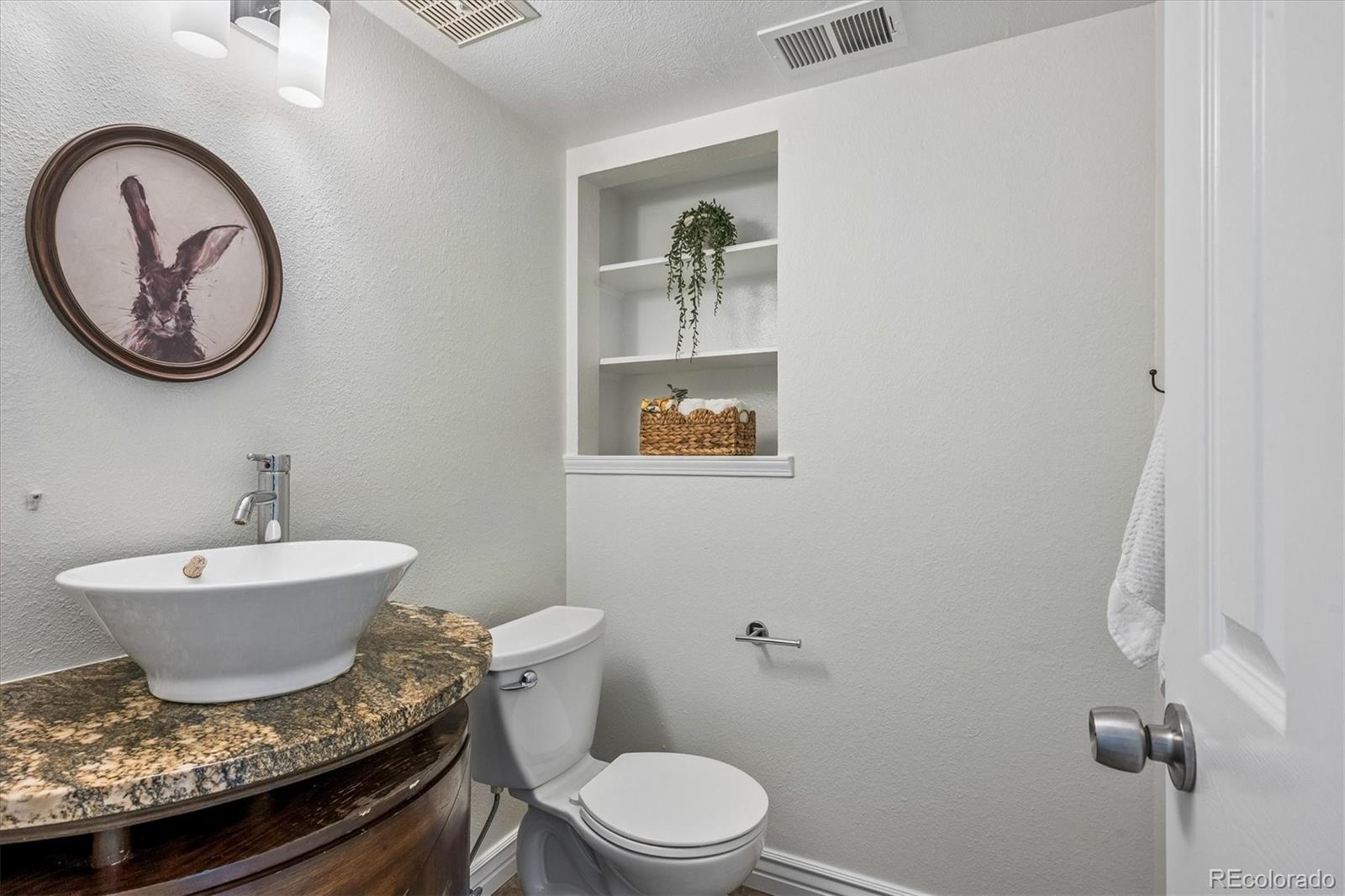 MLS Image #15 for 3924 s wabash street,denver, Colorado