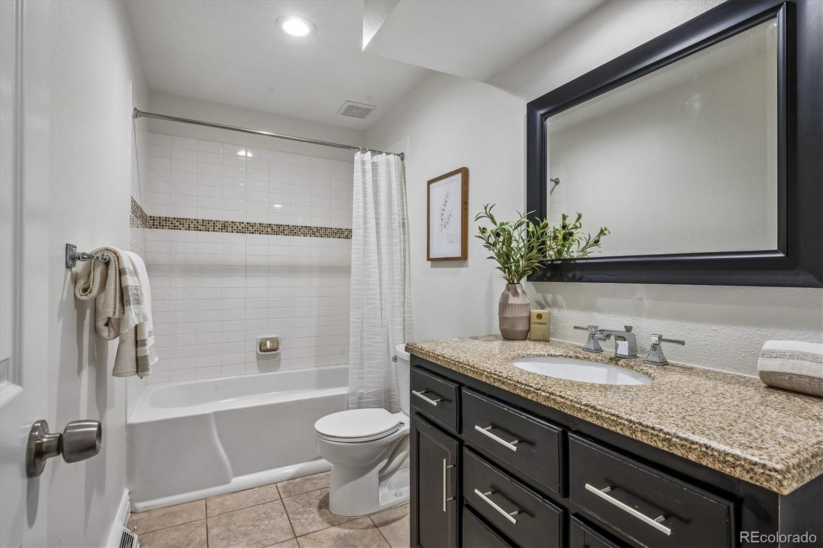 MLS Image #25 for 3924 s wabash street,denver, Colorado