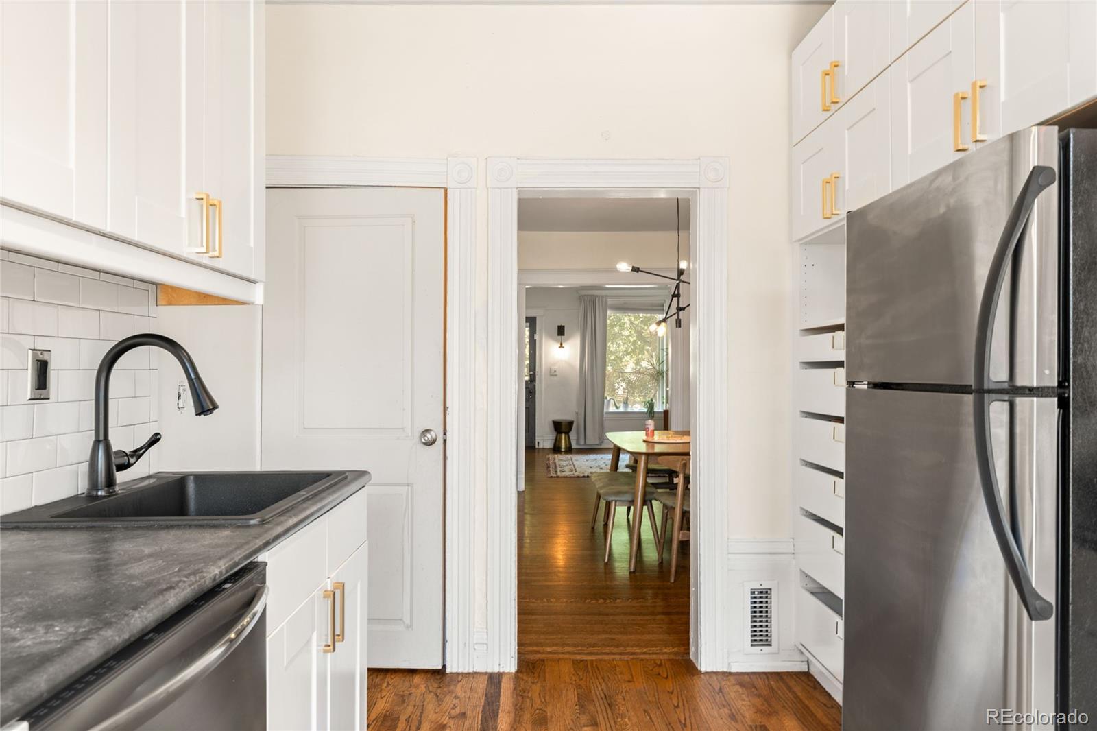 MLS Image #14 for 717  logan street,denver, Colorado