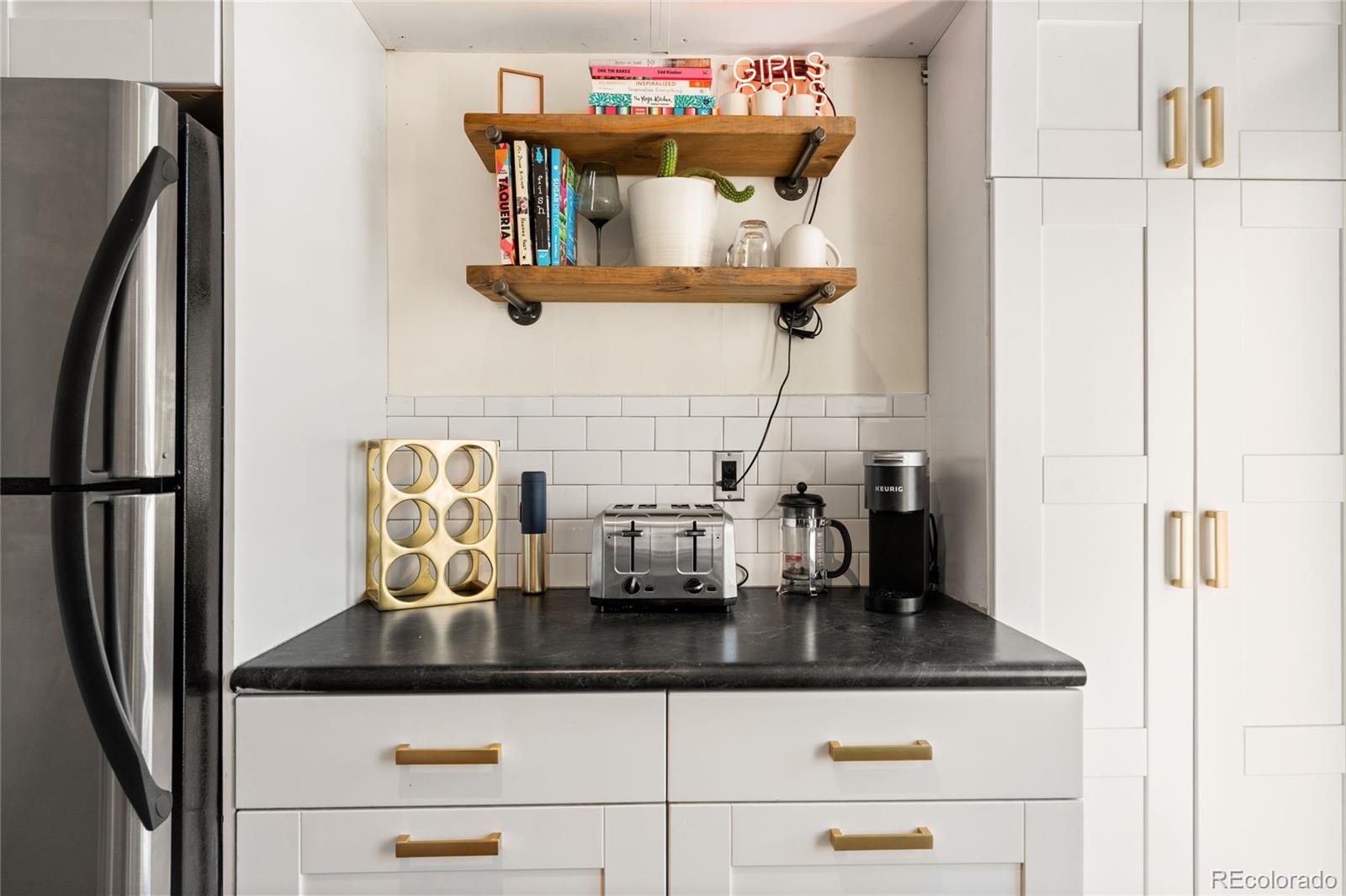 MLS Image #15 for 717  logan street,denver, Colorado