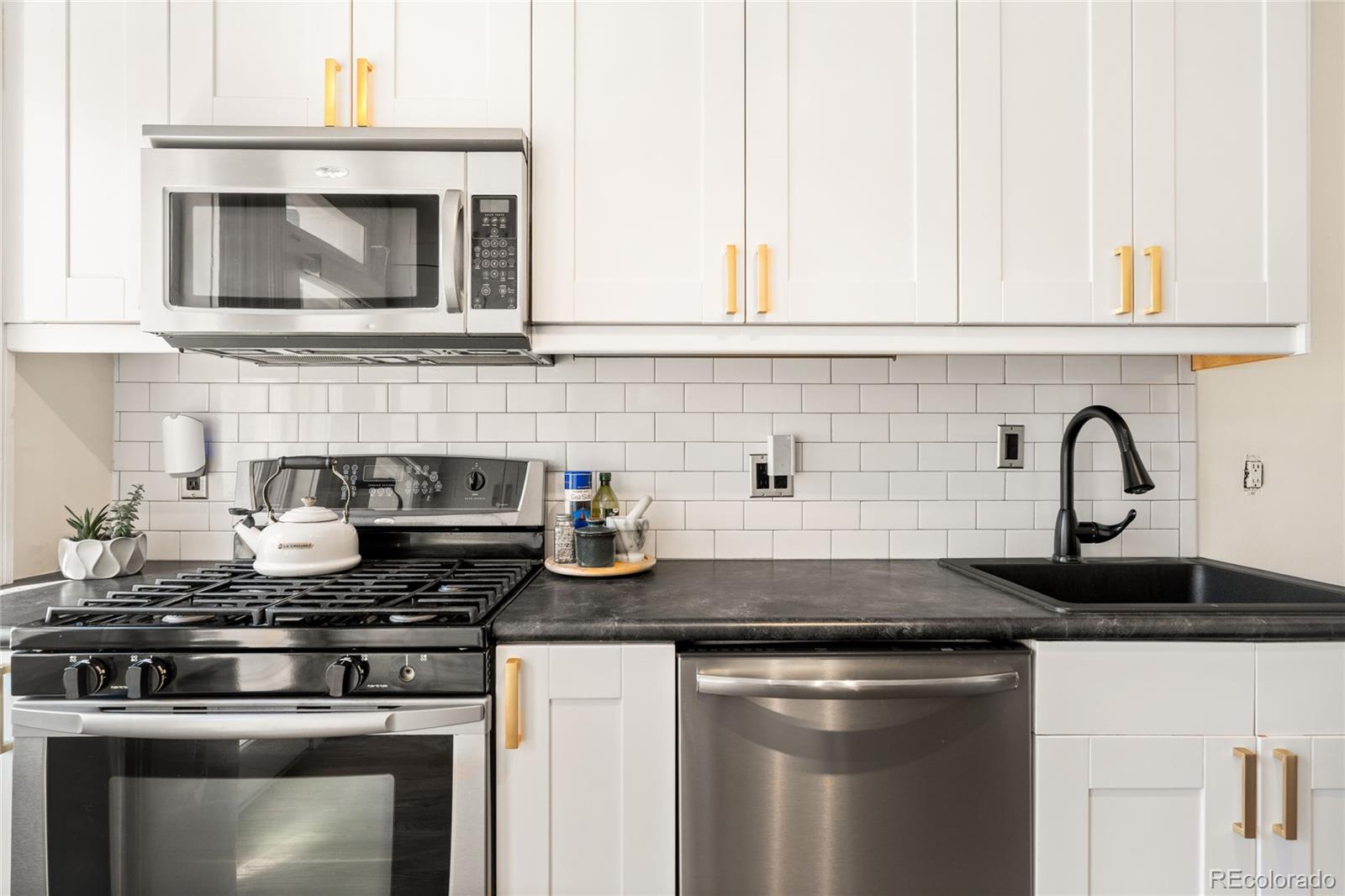 MLS Image #16 for 717  logan street,denver, Colorado