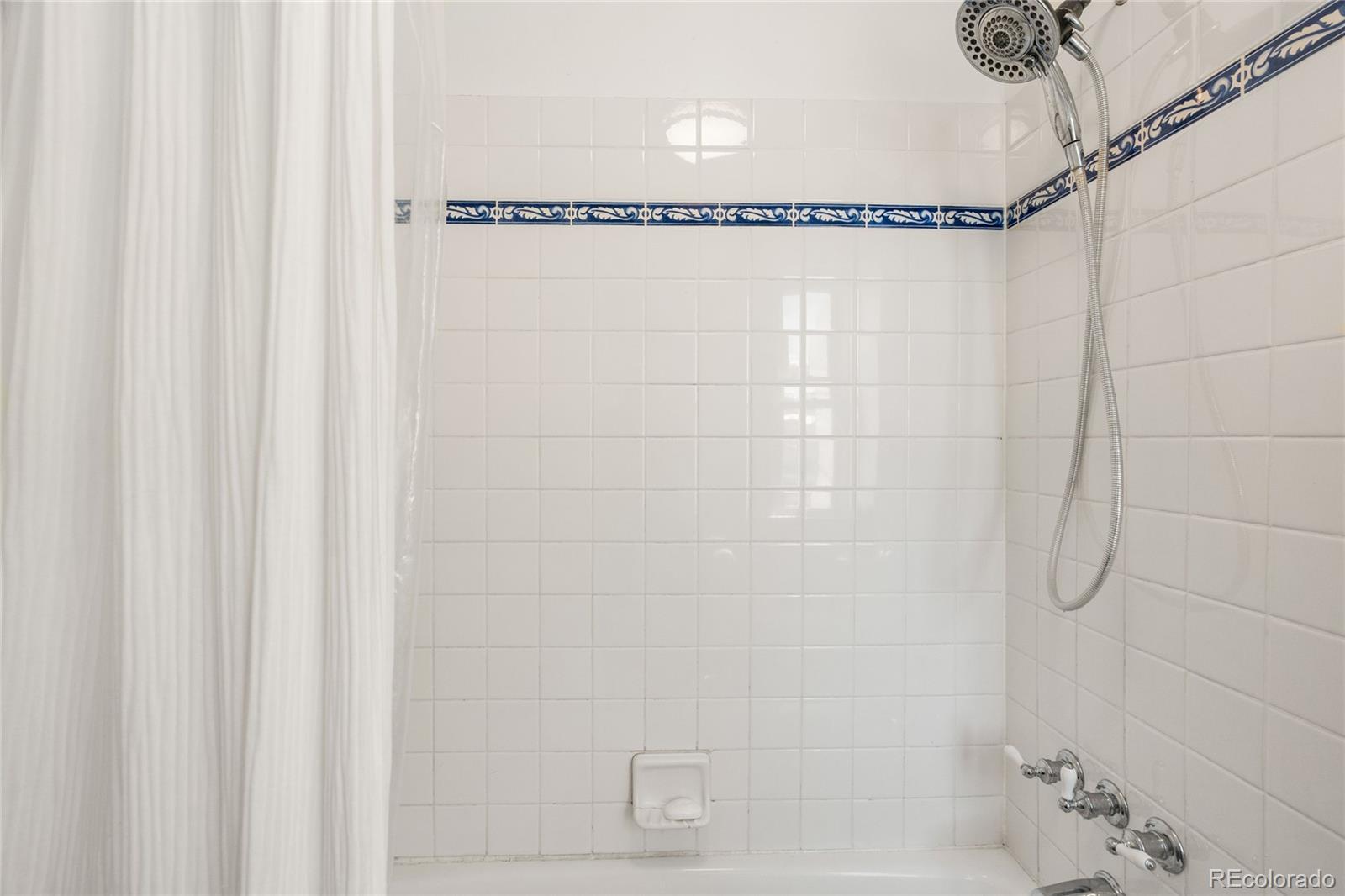MLS Image #25 for 717  logan street,denver, Colorado