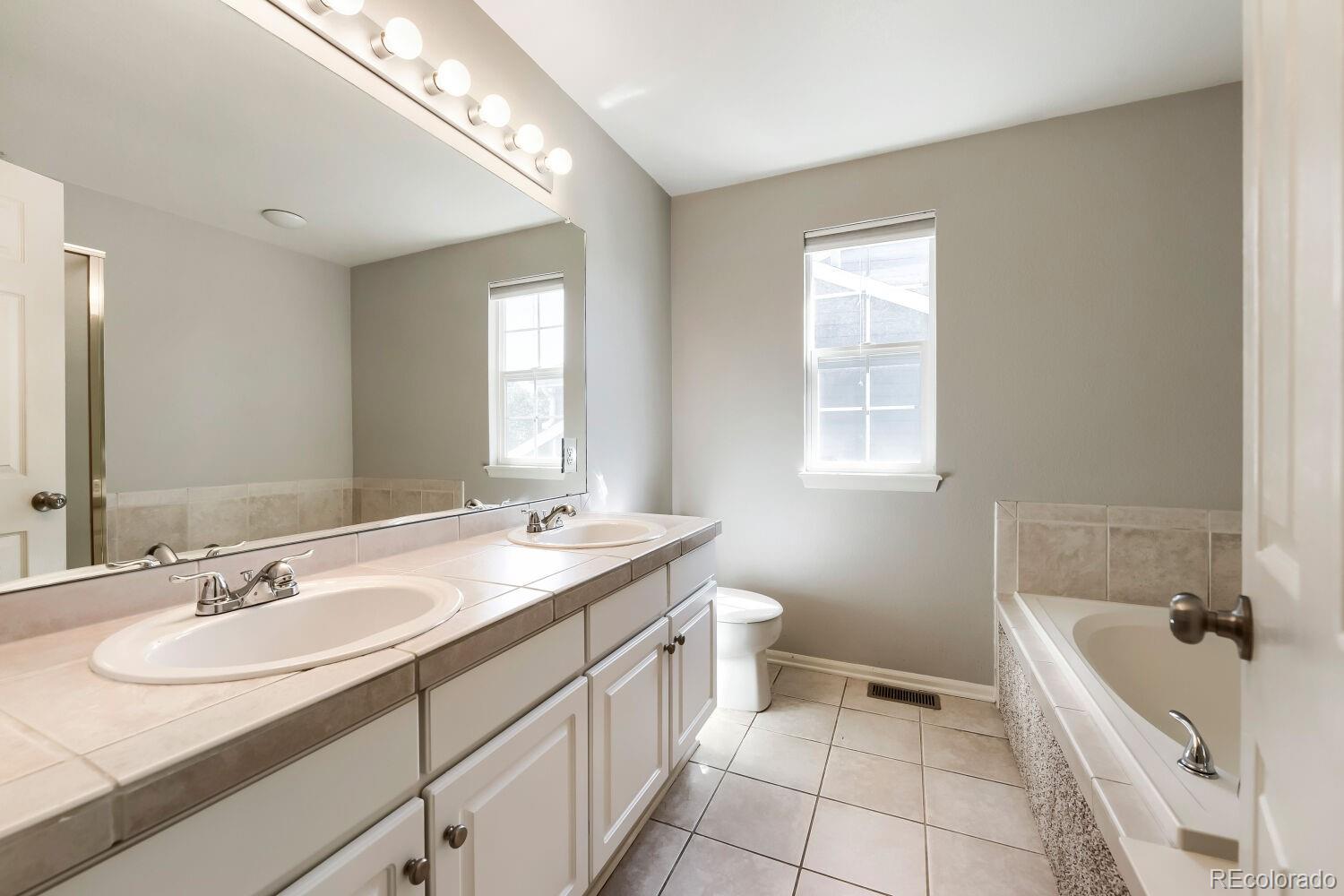 MLS Image #16 for 9889  thornbury way,littleton, Colorado