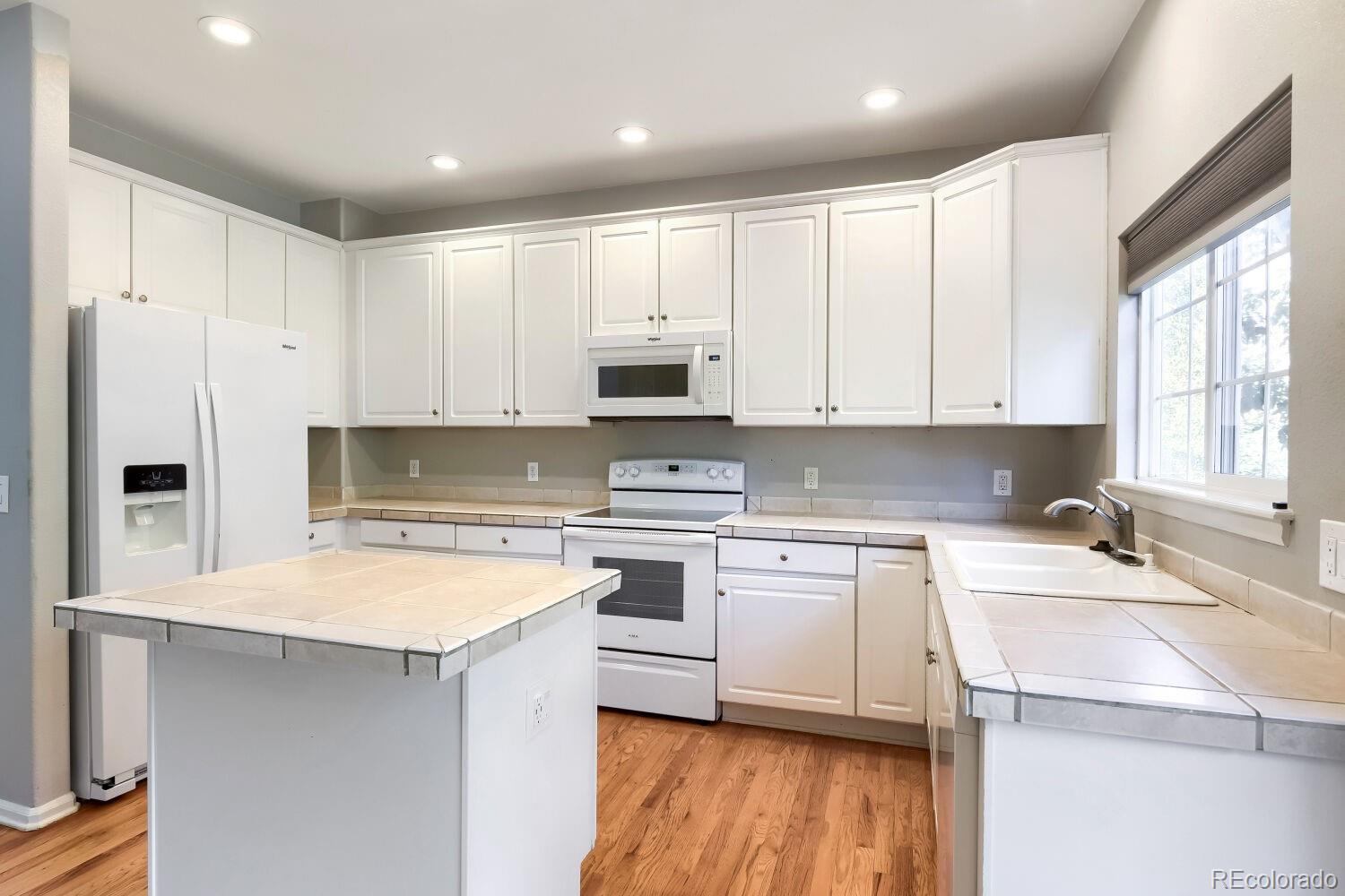 MLS Image #6 for 9889  thornbury way,littleton, Colorado