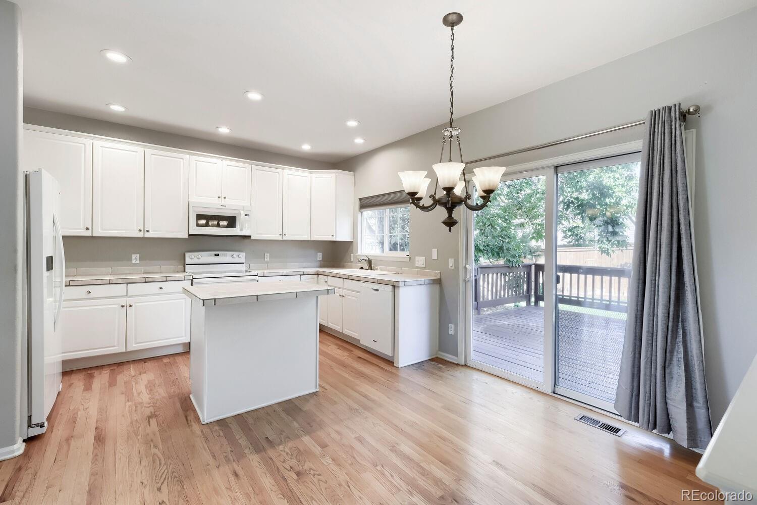 MLS Image #8 for 9889  thornbury way,littleton, Colorado