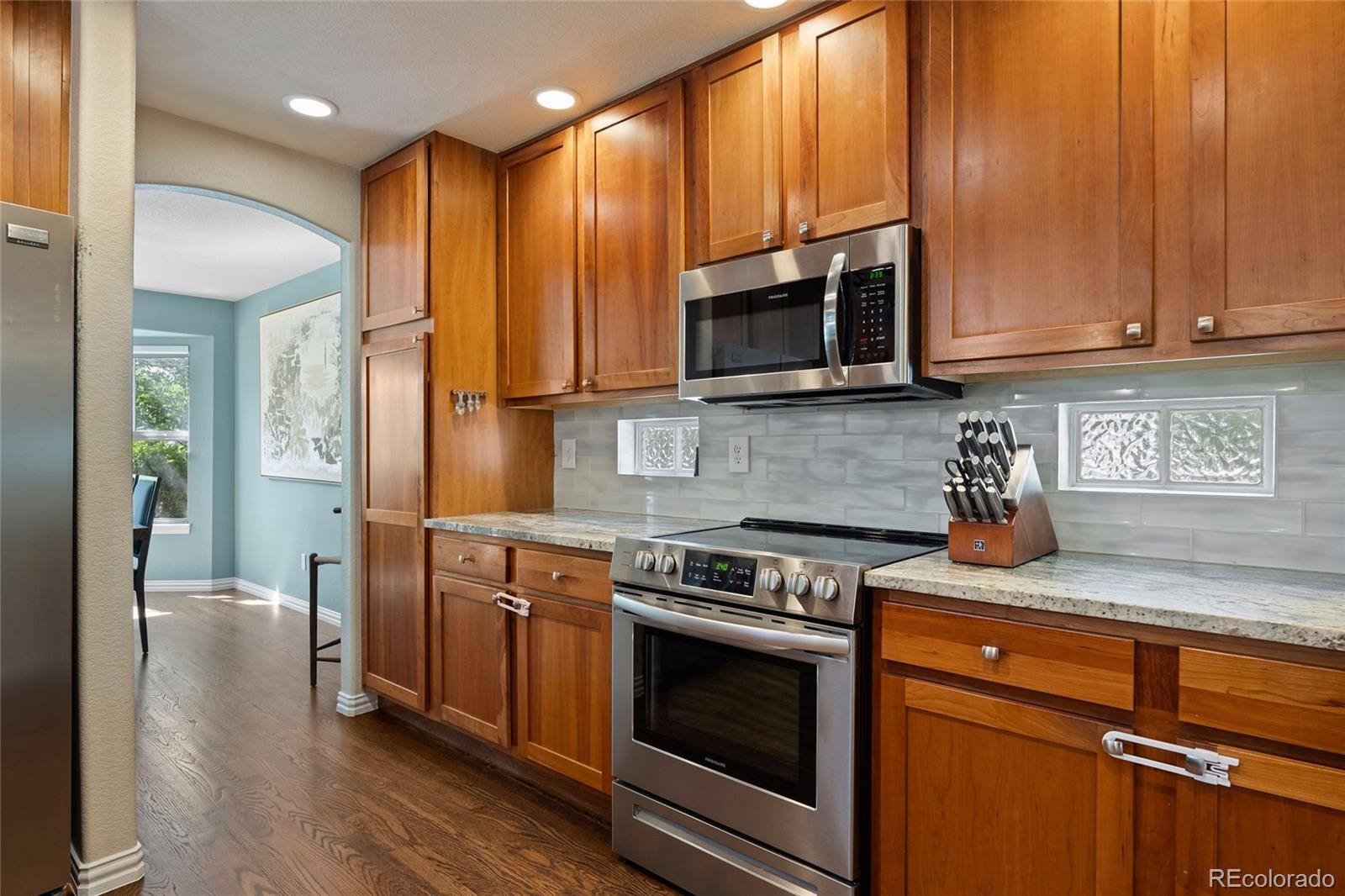 MLS Image #10 for 1011 s valentia street,denver, Colorado