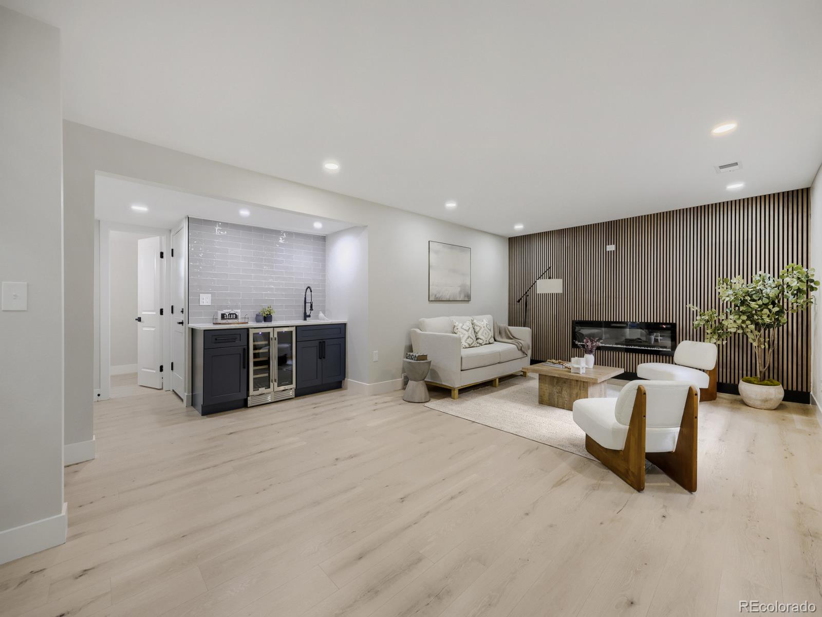MLS Image #10 for 7555 s madison circle,littleton, Colorado