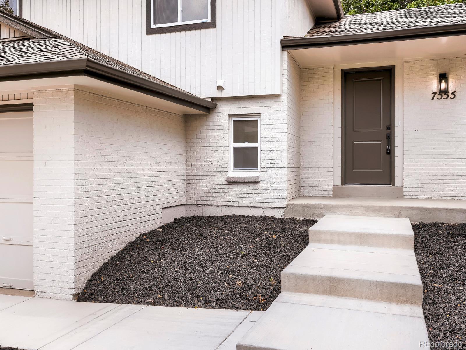MLS Image #2 for 7555 s madison circle,littleton, Colorado