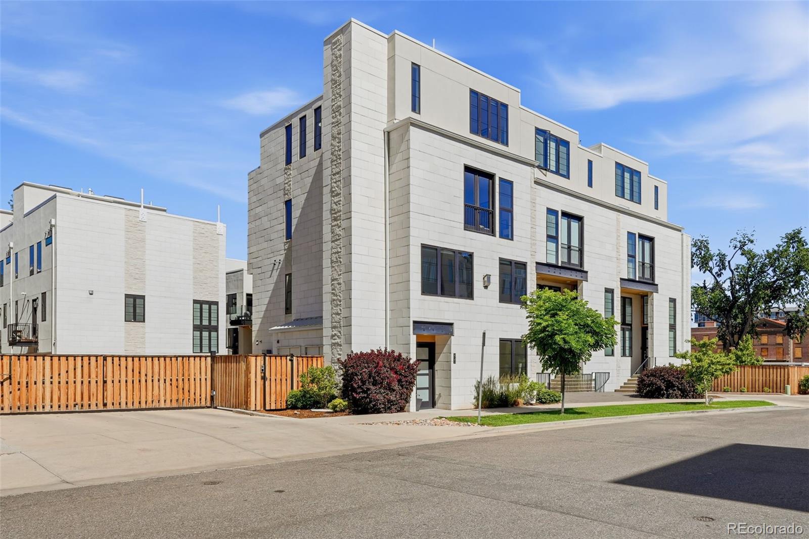 MLS Image #2 for 825  bellaire street,denver, Colorado