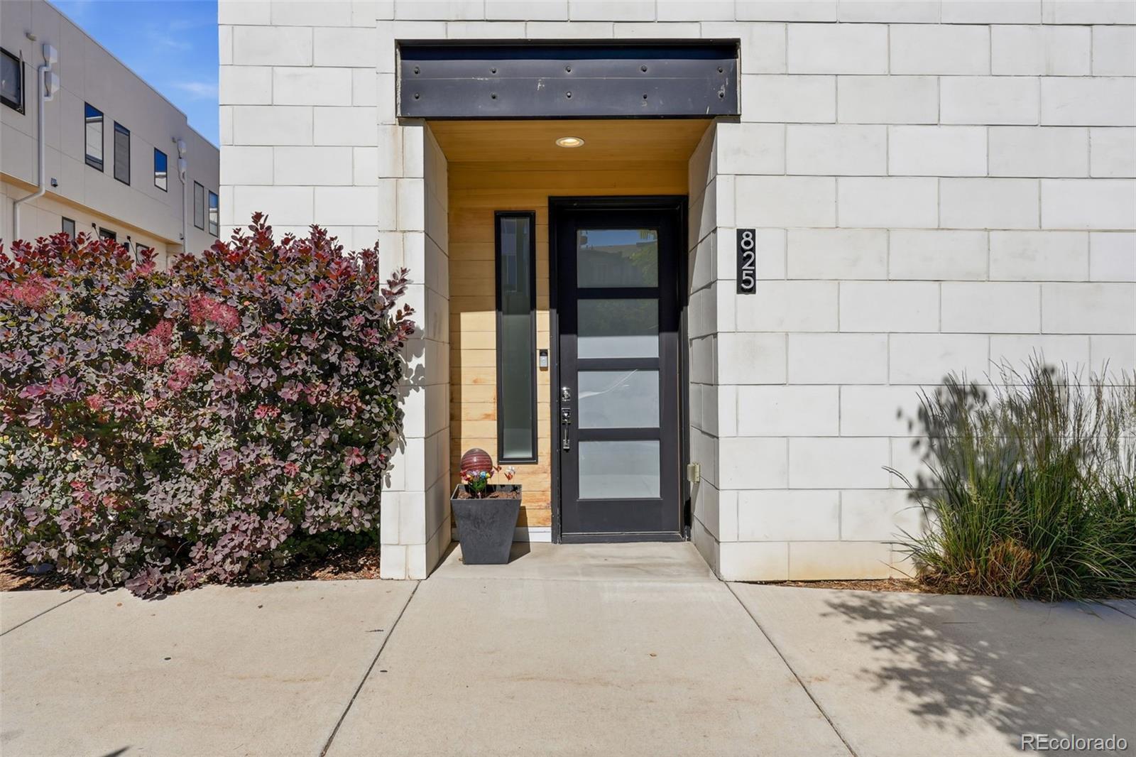 MLS Image #3 for 825  bellaire street,denver, Colorado
