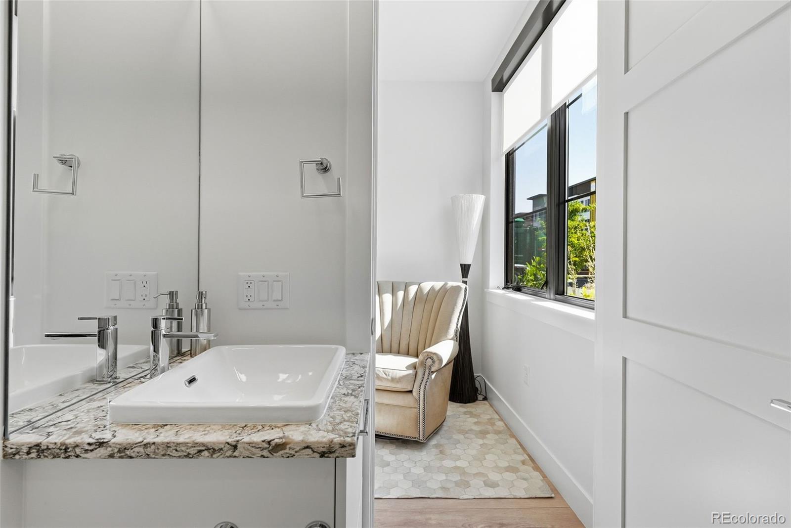 MLS Image #9 for 825  bellaire street,denver, Colorado