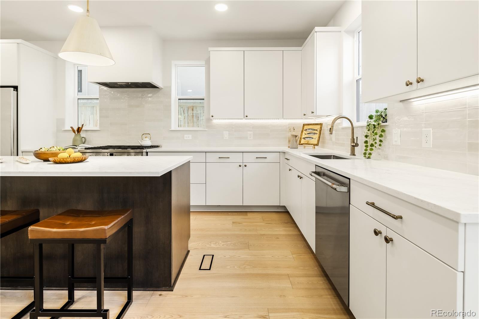 MLS Image #17 for 1619  yates street,denver, Colorado