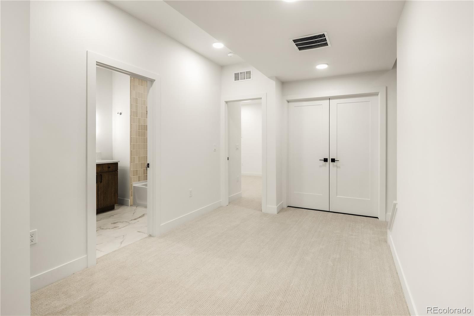 MLS Image #38 for 1619  yates street,denver, Colorado