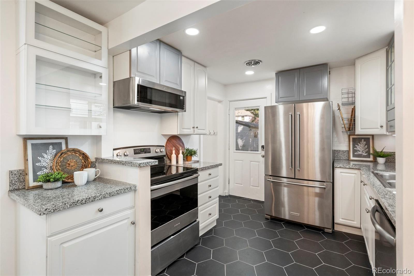 MLS Image #11 for 1644 s cook street,denver, Colorado