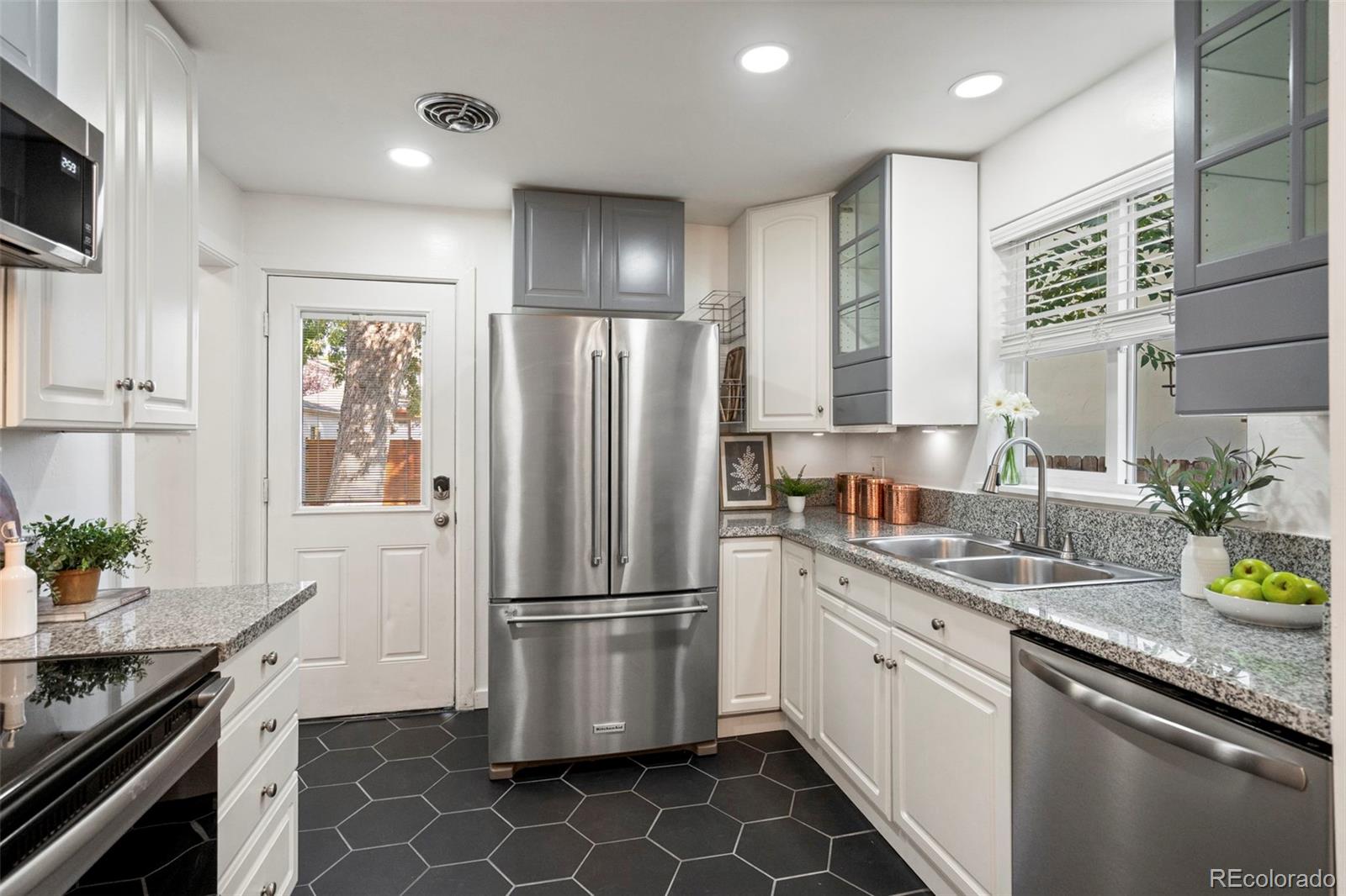 MLS Image #12 for 1644 s cook street,denver, Colorado