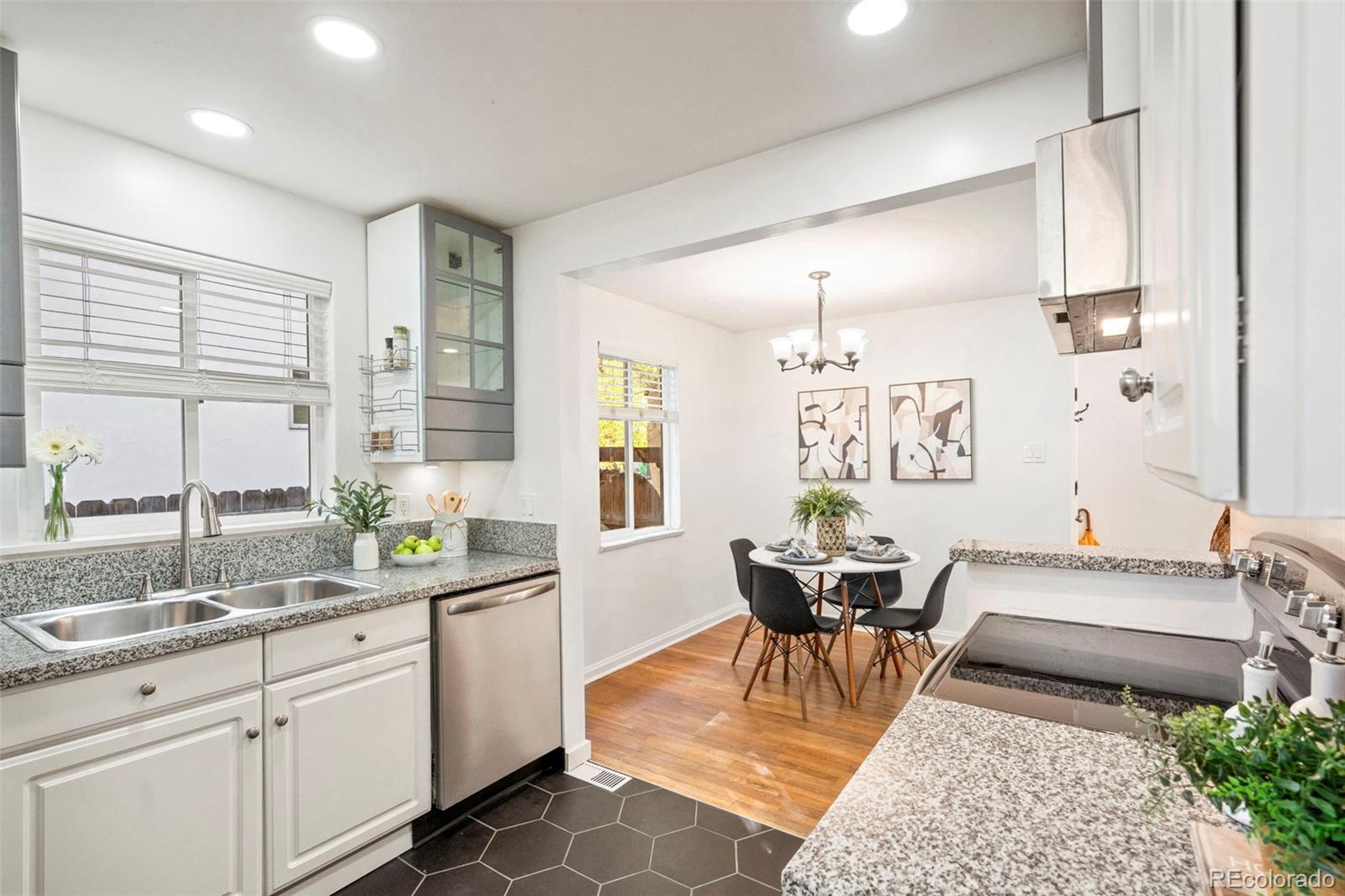 MLS Image #13 for 1644 s cook street,denver, Colorado