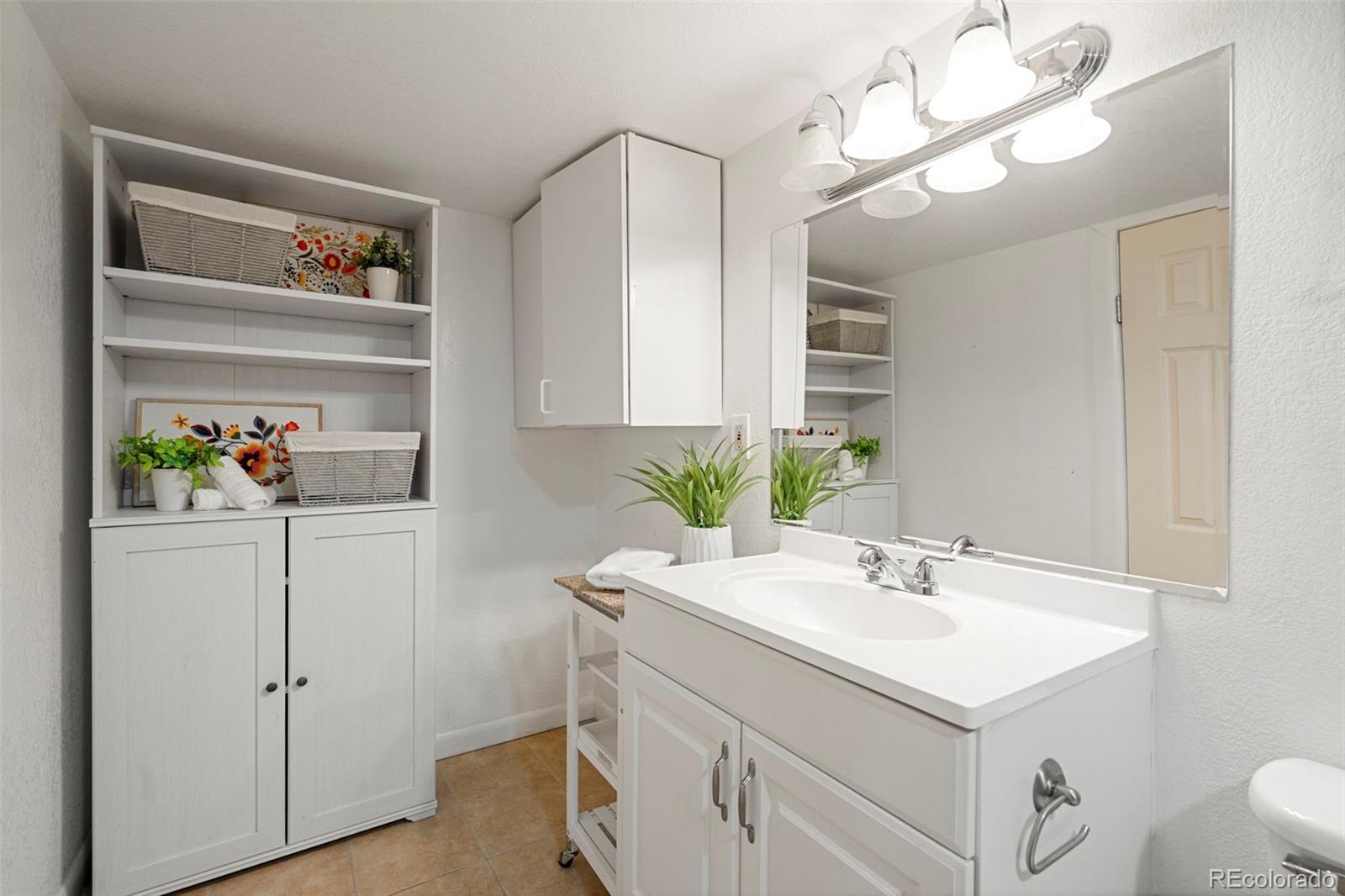 MLS Image #29 for 1644 s cook street,denver, Colorado