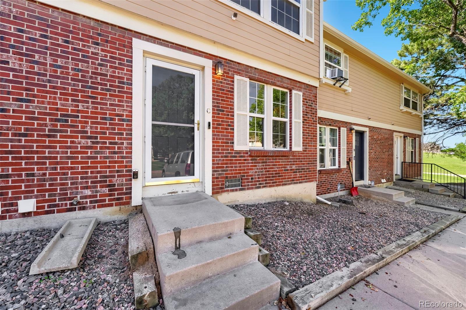 MLS Image #2 for 1543 s ouray circle,aurora, Colorado