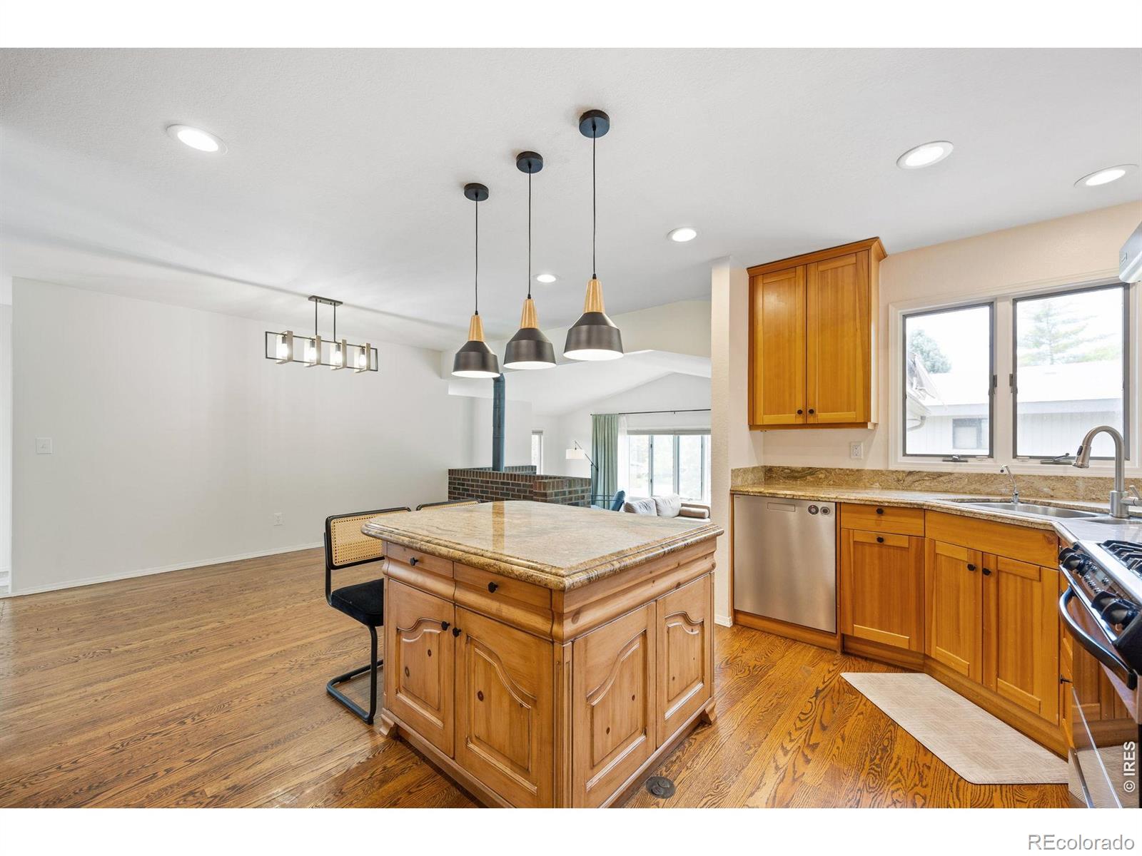 MLS Image #6 for 5411 s manitou road,littleton, Colorado