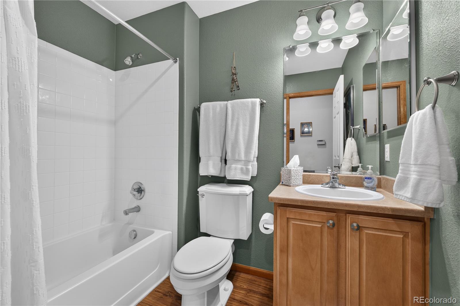 MLS Image #13 for 15895  robins drive,denver, Colorado
