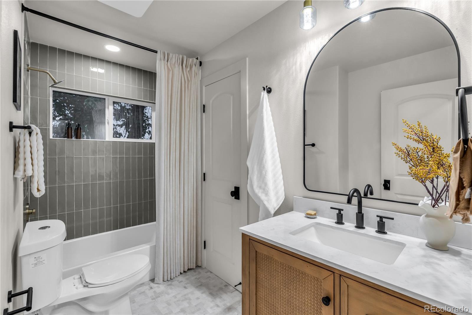 MLS Image #33 for 3091 s holly place,denver, Colorado