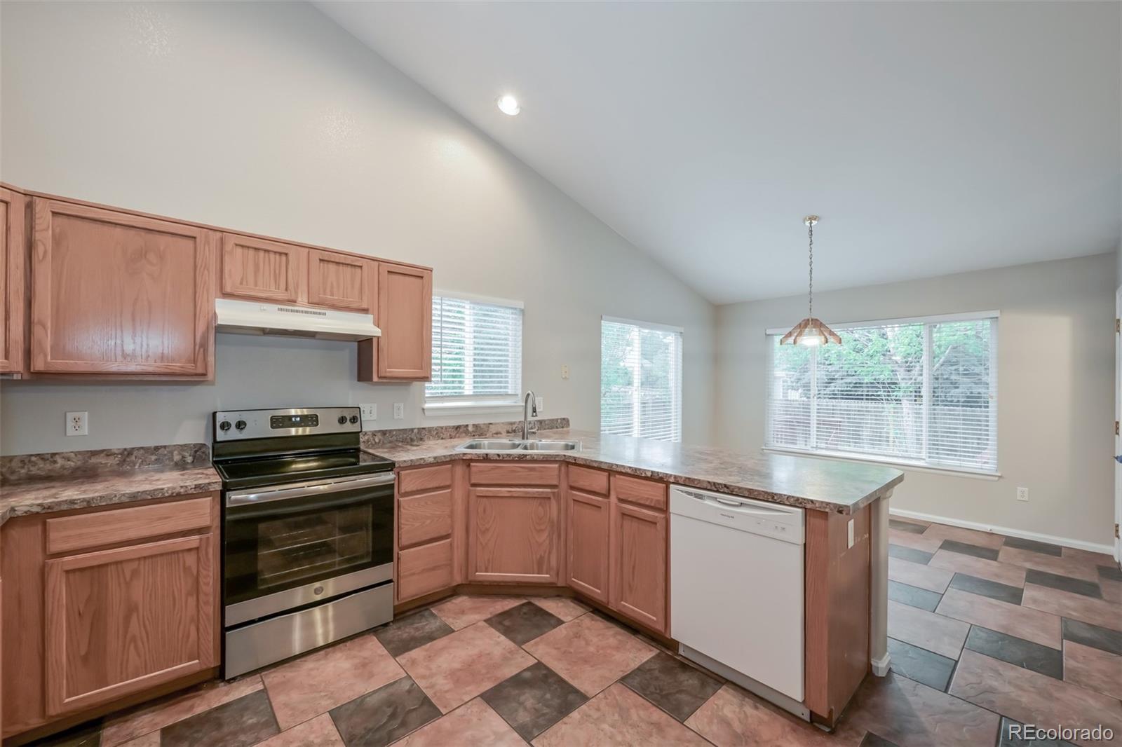 MLS Image #8 for 4835 s danube way,aurora, Colorado