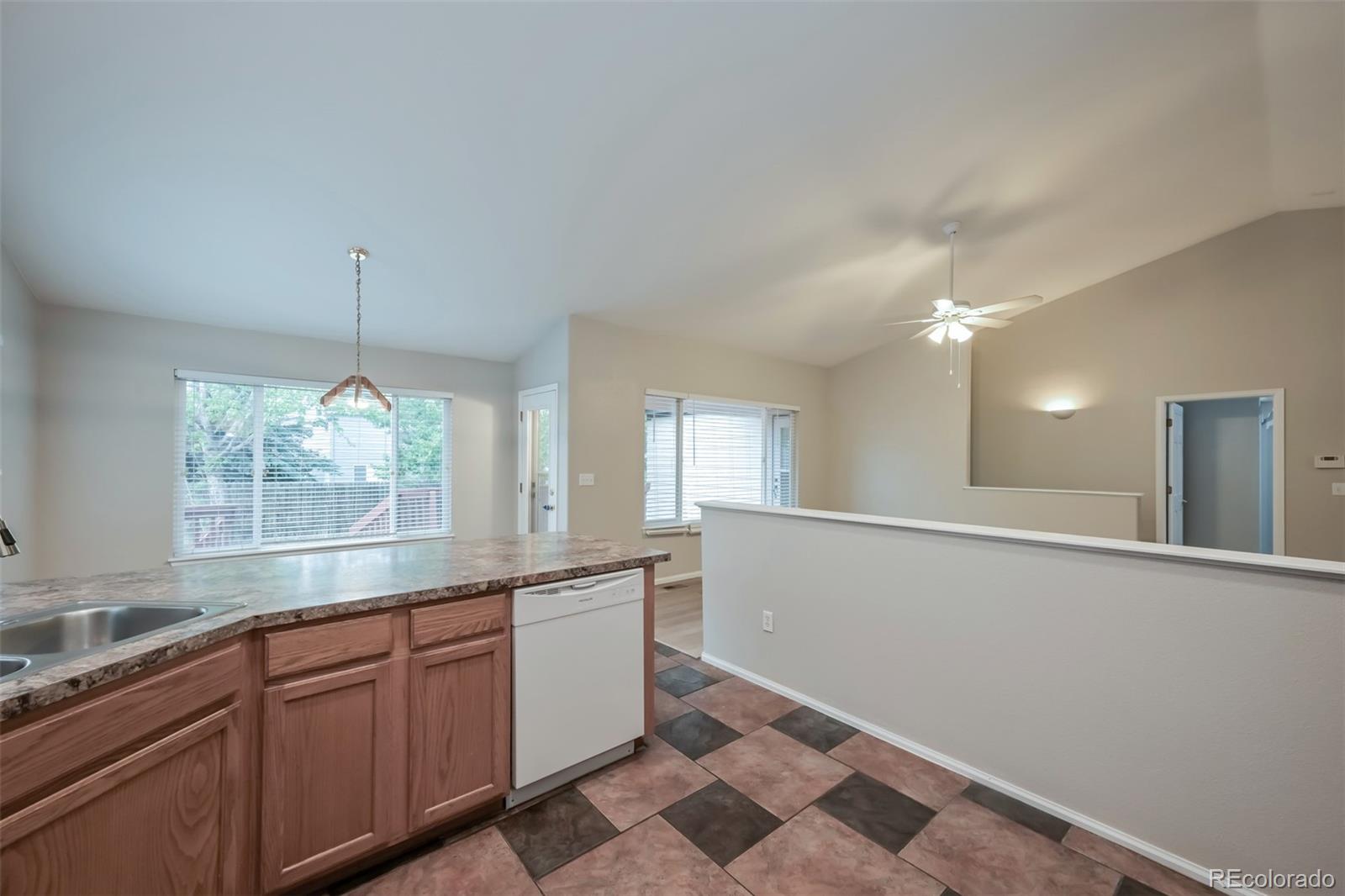 MLS Image #9 for 4835 s danube way,aurora, Colorado
