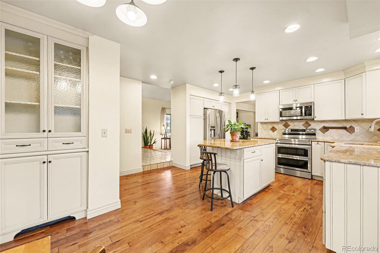 MLS Image #14 for 454  old stone drive,littleton, Colorado