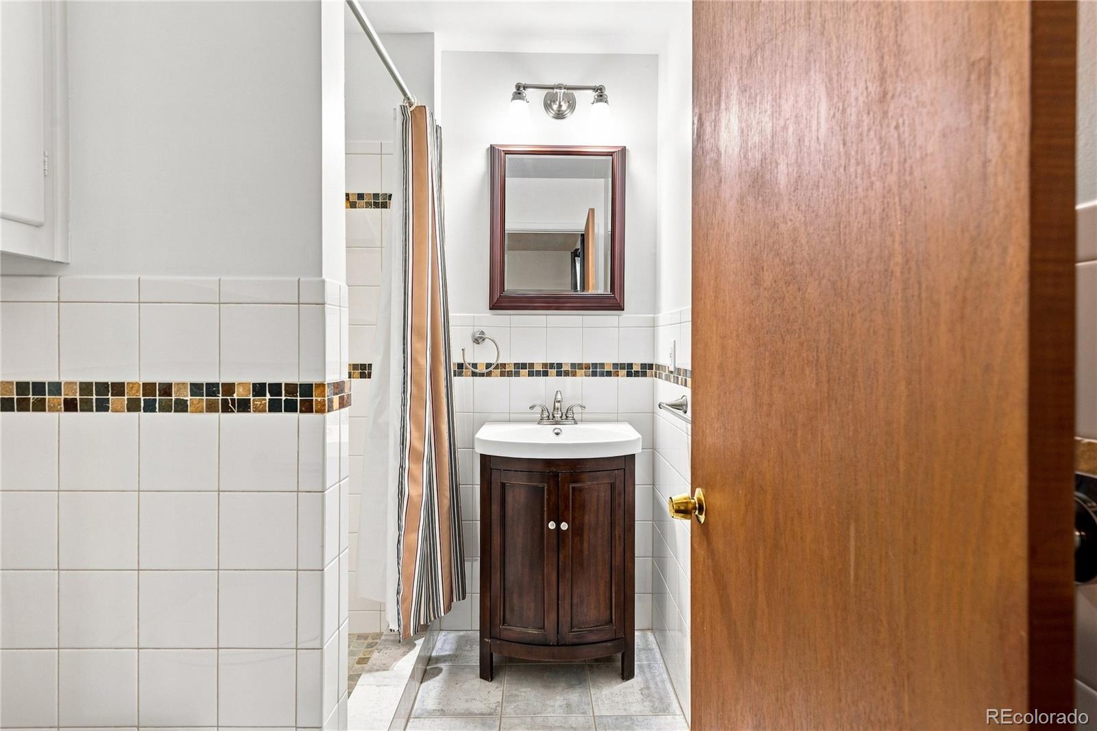 MLS Image #21 for 8035 e jefferson place,denver, Colorado