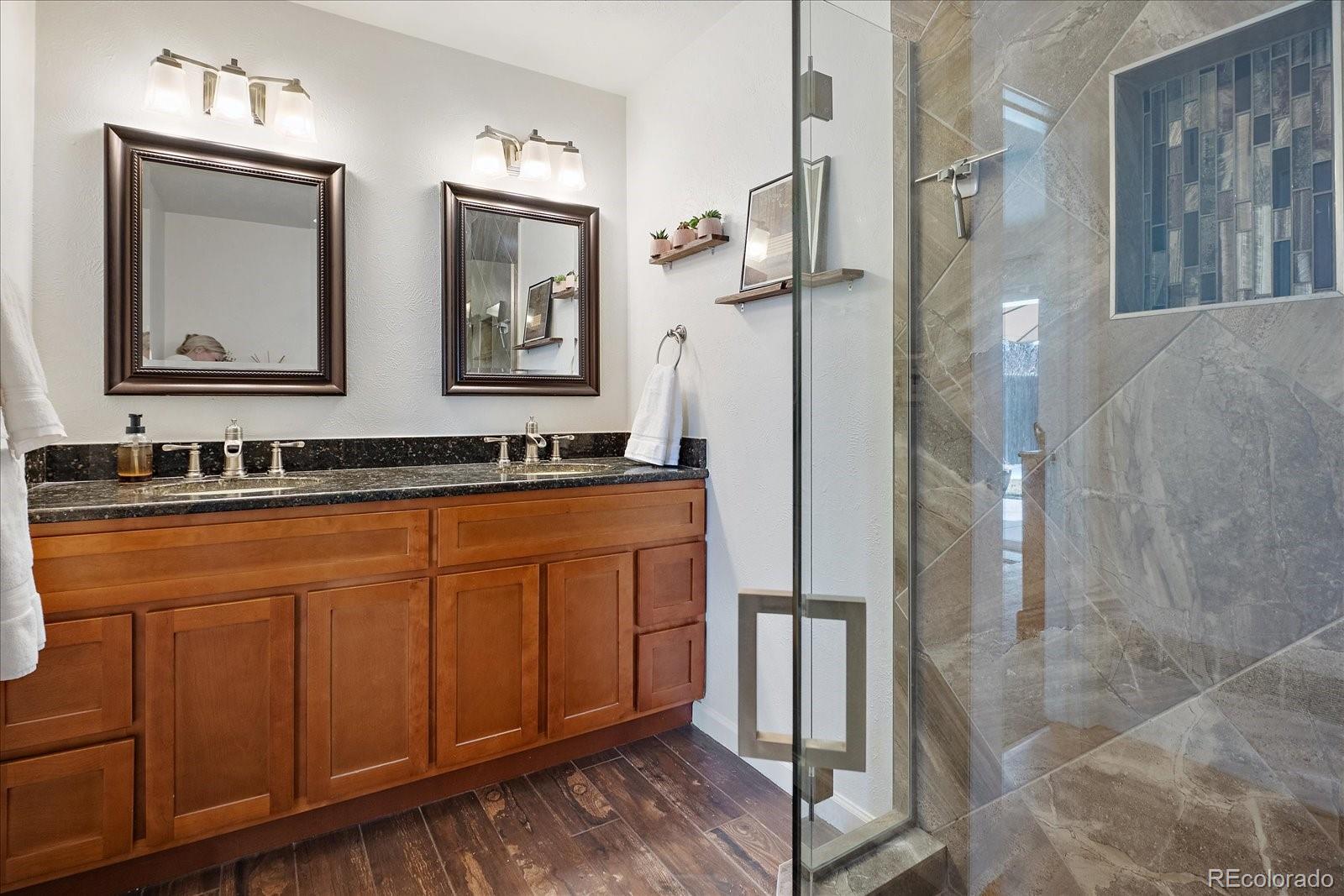 MLS Image #12 for 3224 s elm street,denver, Colorado