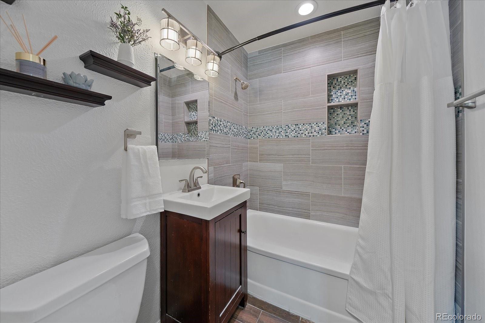 MLS Image #16 for 3224 s elm street,denver, Colorado