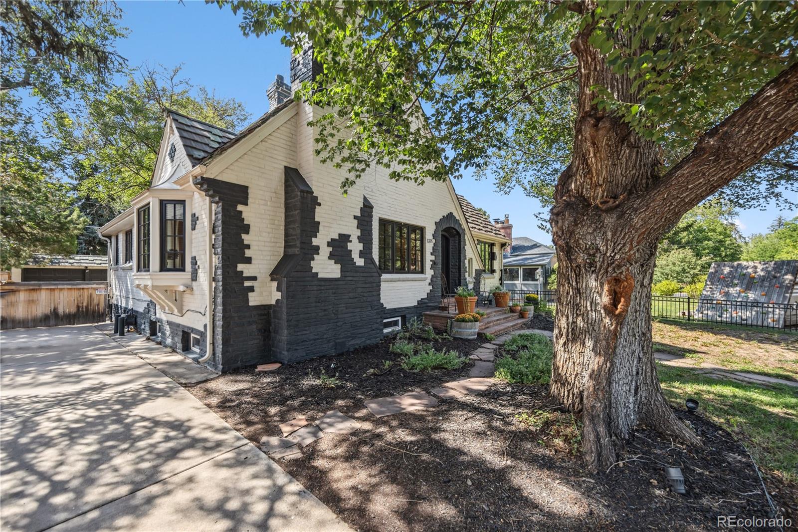 MLS Image #26 for 2375  locust street,denver, Colorado