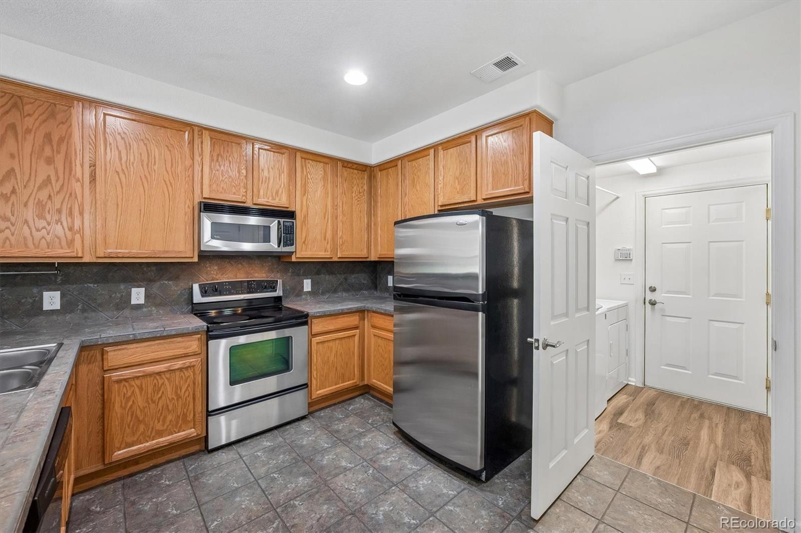 MLS Image #8 for 7777 e 23rd avenue,denver, Colorado