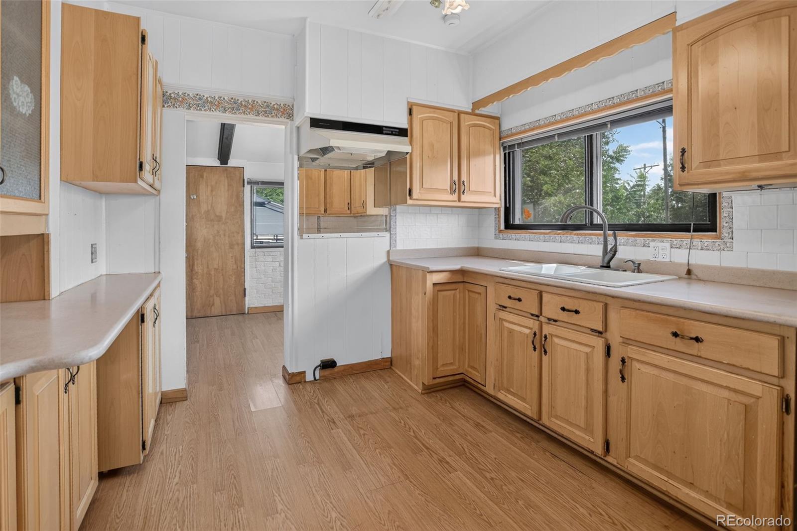 MLS Image #11 for 2906  stuart street,denver, Colorado