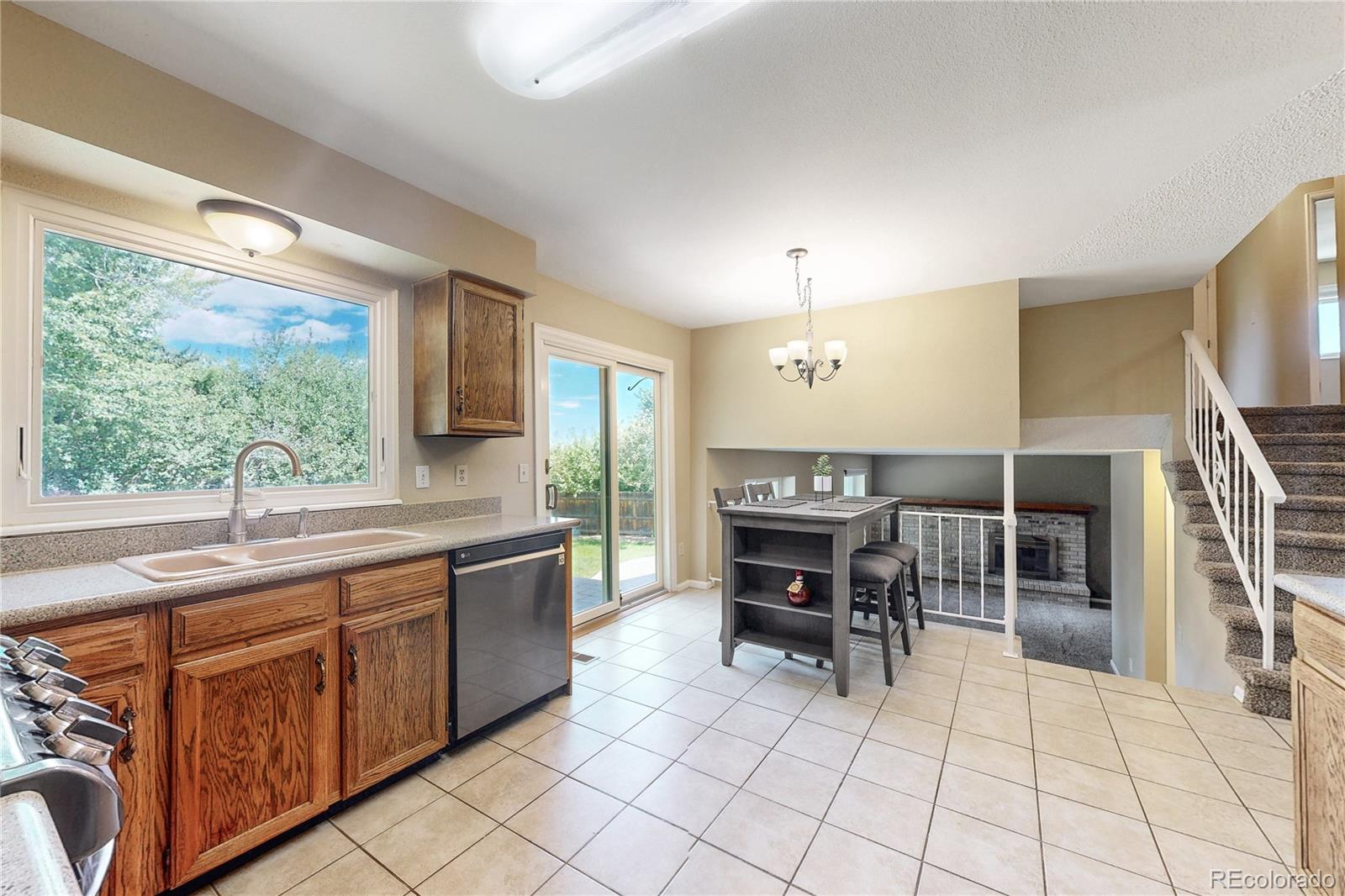 MLS Image #14 for 216  berthoud way,golden, Colorado