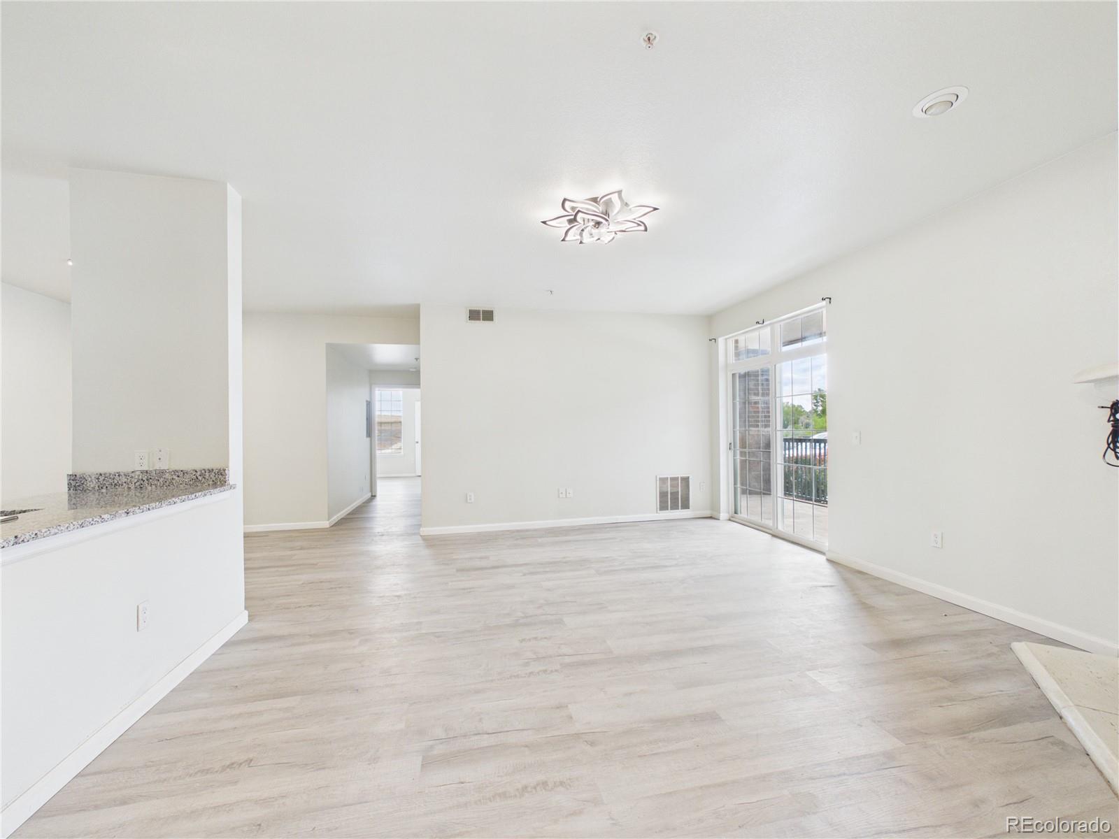 MLS Image #3 for 3890 s dayton street,aurora, Colorado